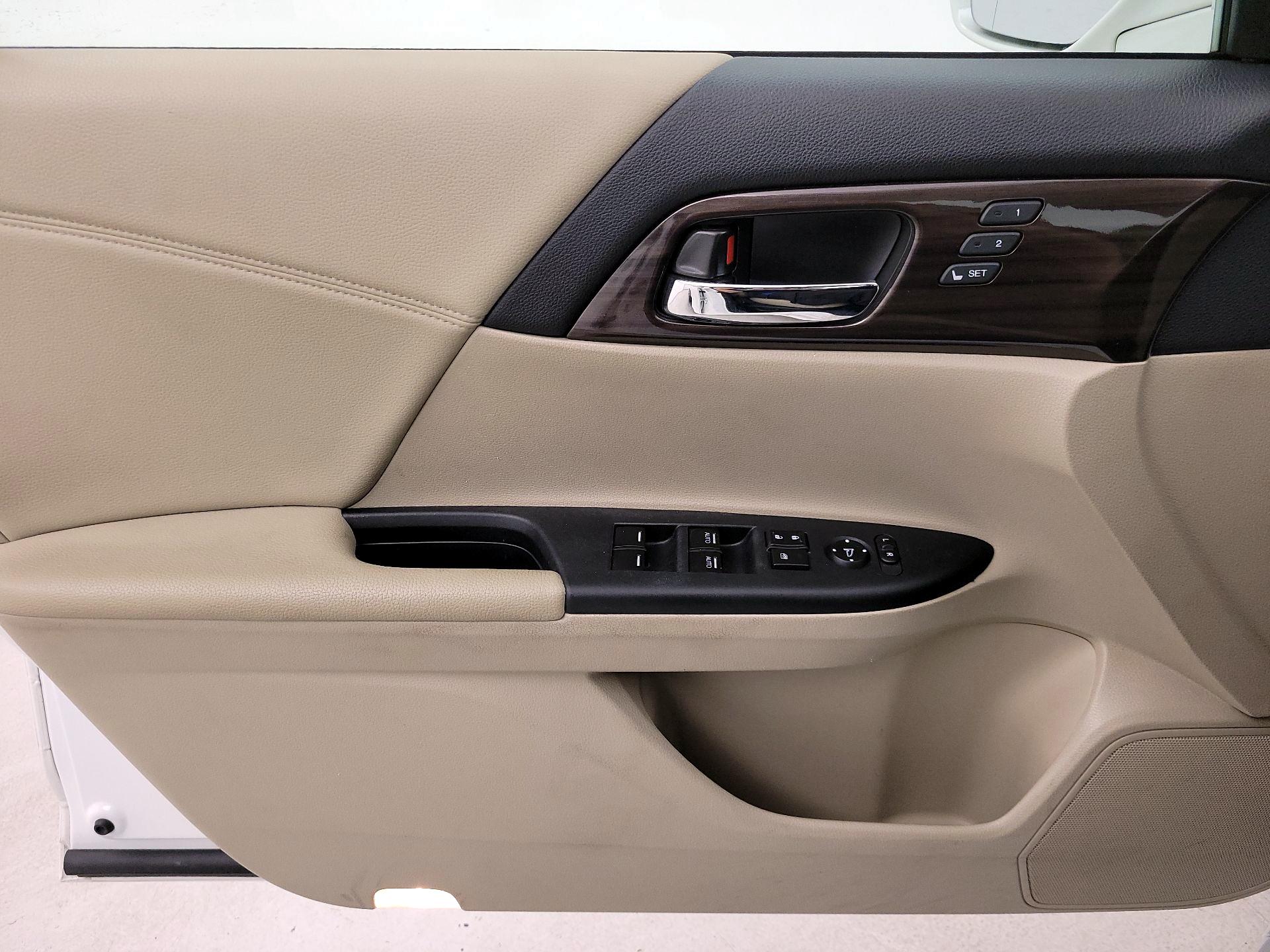 Thumbnail: 2016 Honda Accord - 12