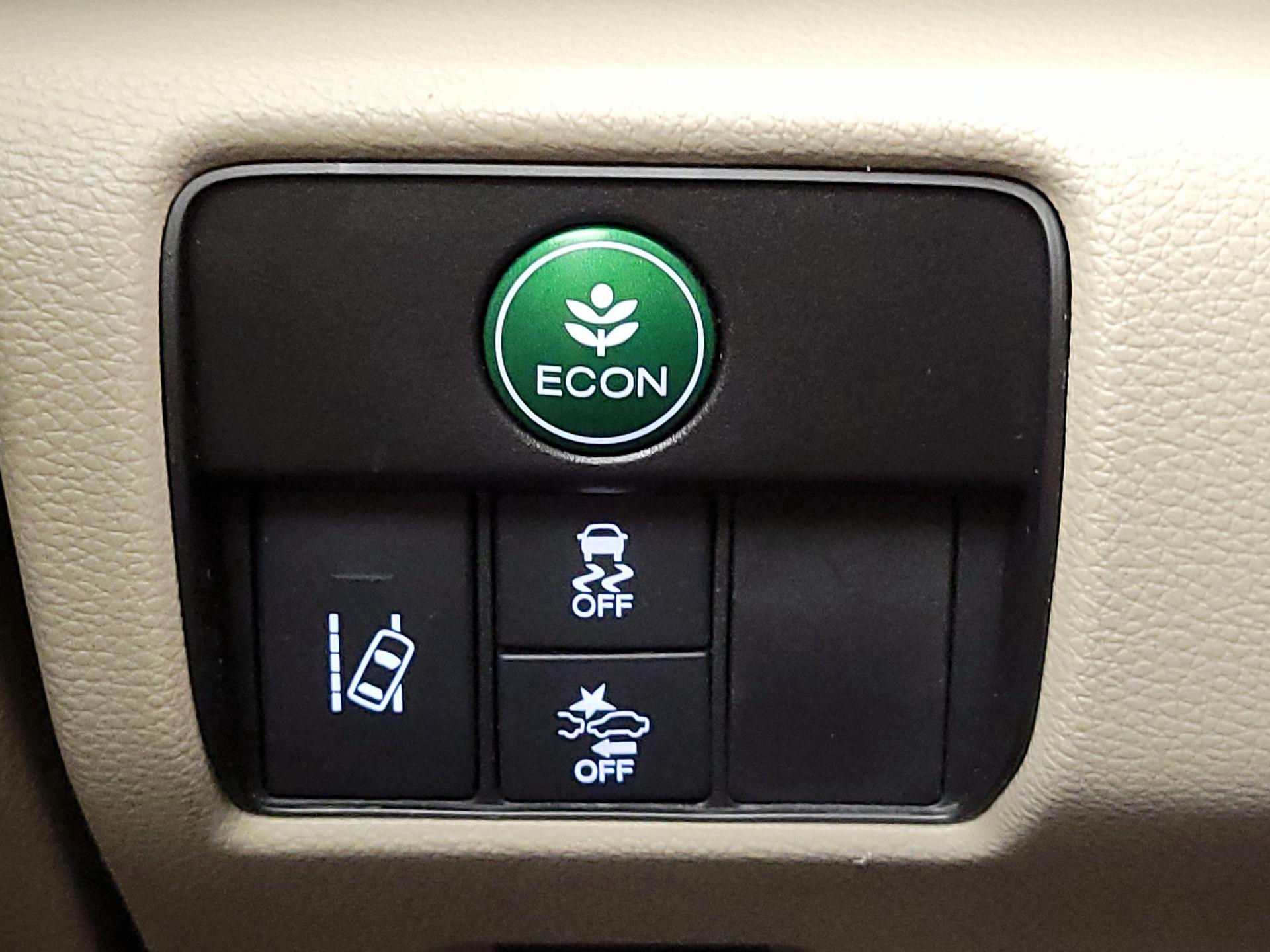 Thumbnail: 2016 Honda Accord - 13