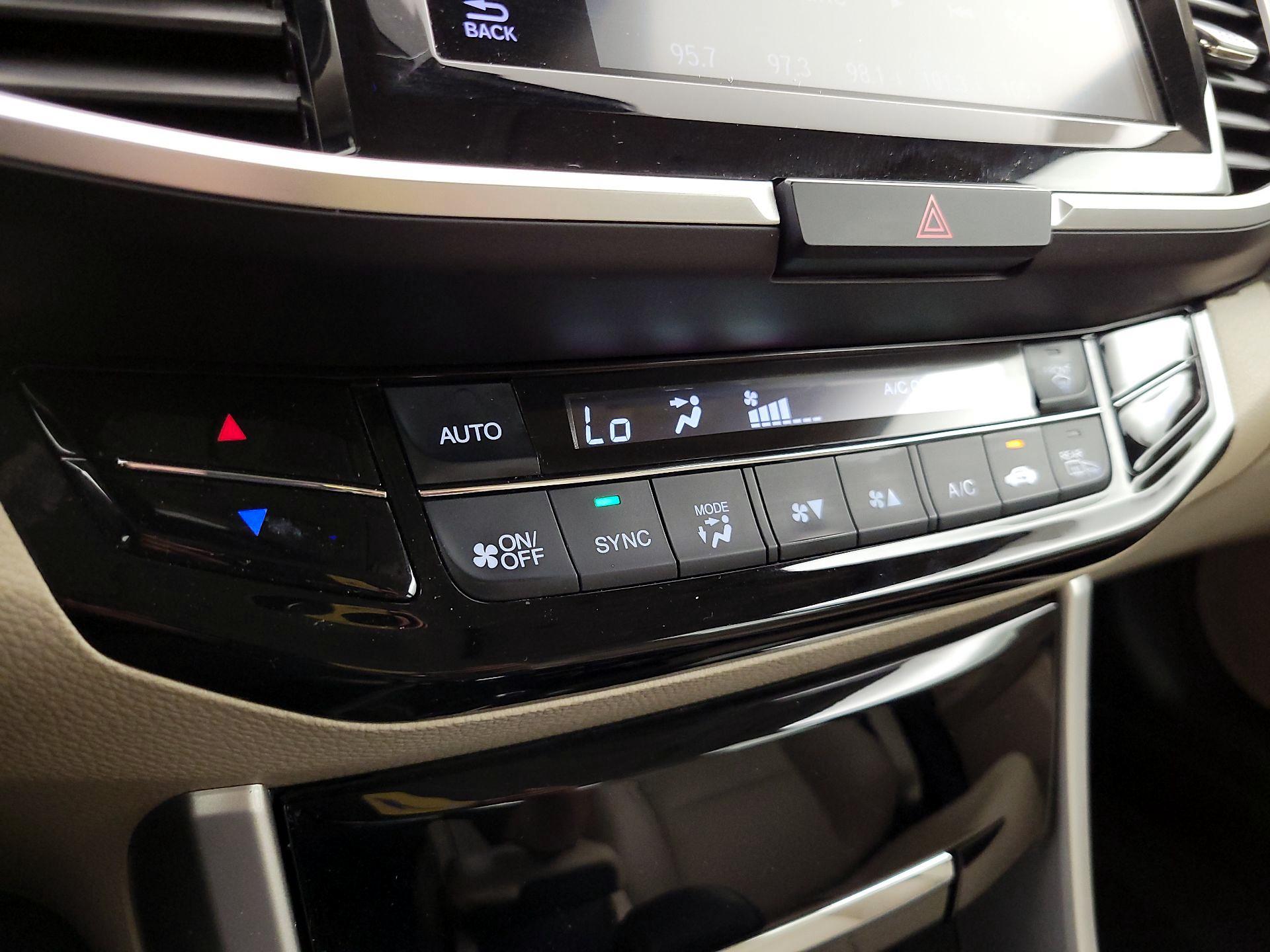 Thumbnail: 2016 Honda Accord - 16