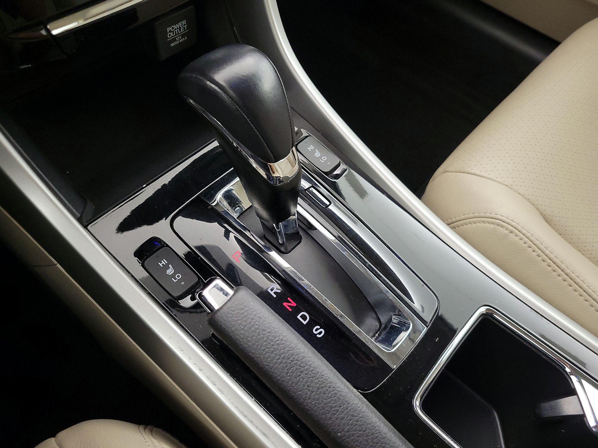 Thumbnail: 2016 Honda Accord - 17