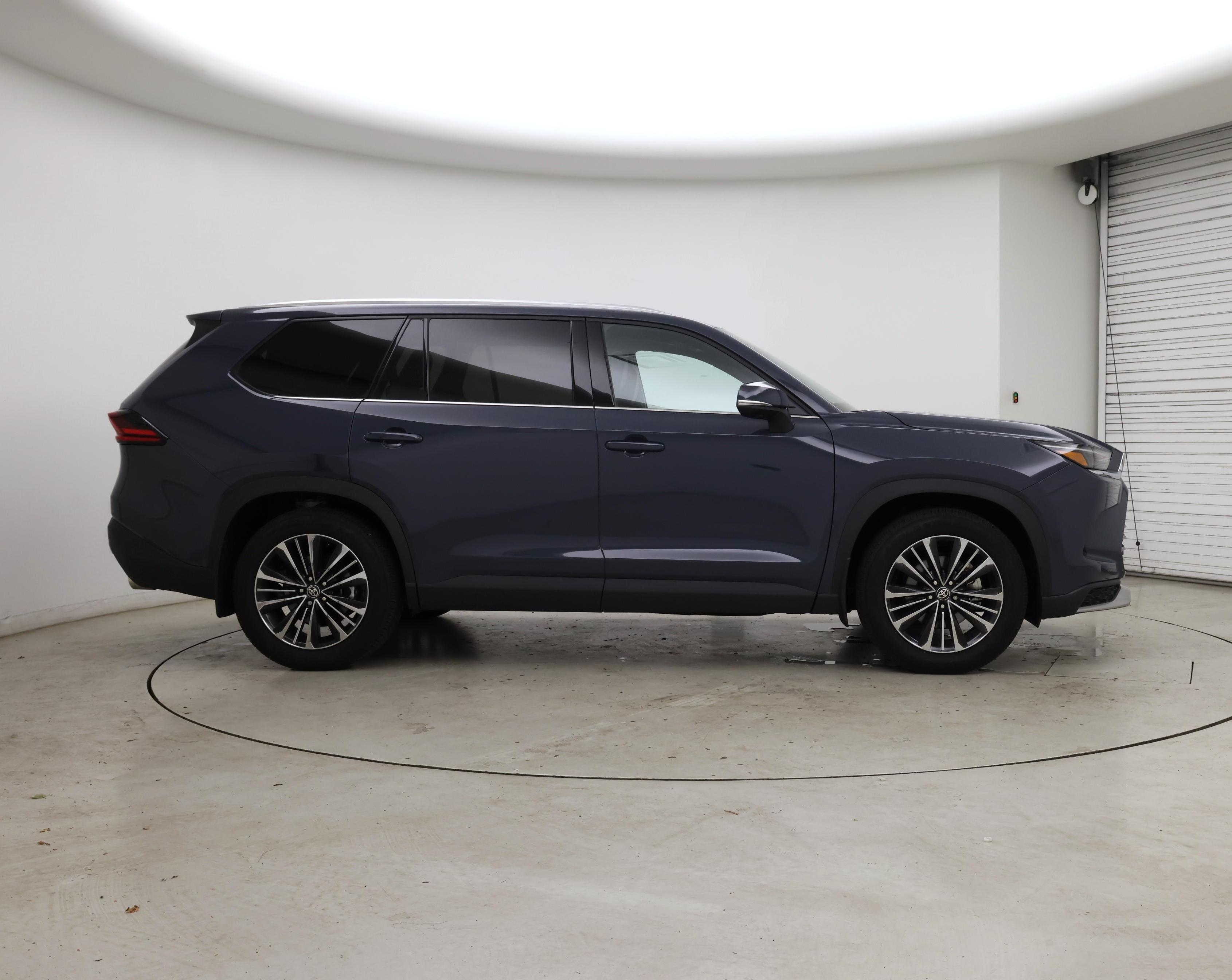 Thumbnail: 2025 Toyota Highlander - 7