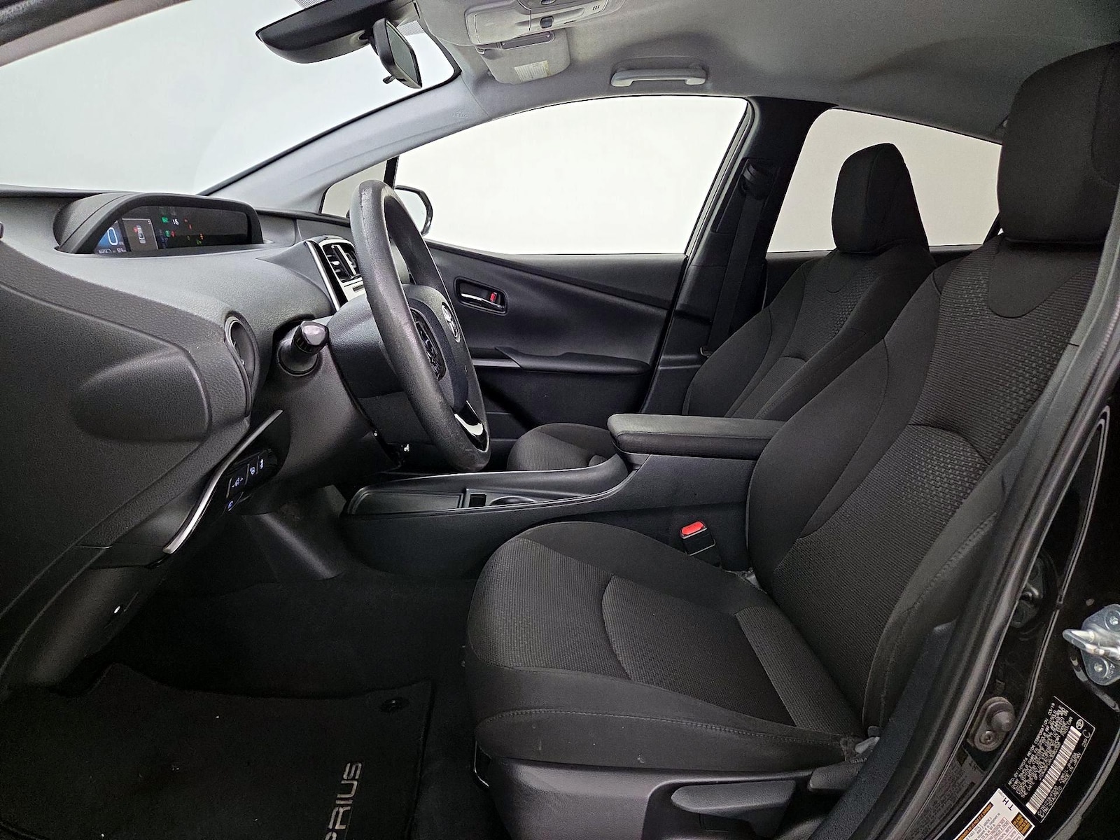 2019 Toyota Prius LE - Photo 12