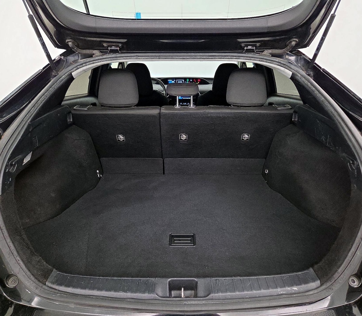 Trunk/Cargo (Seats Up)