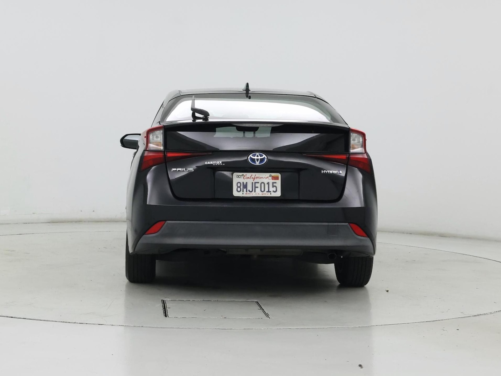 2019 Toyota Prius LE - Photo 7
