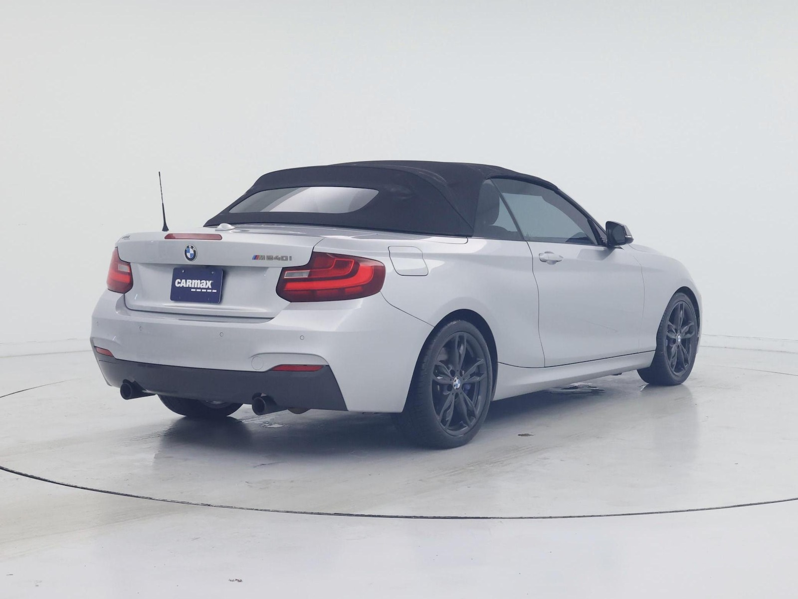 2017 BMW 2 Series M240i - Photo 9