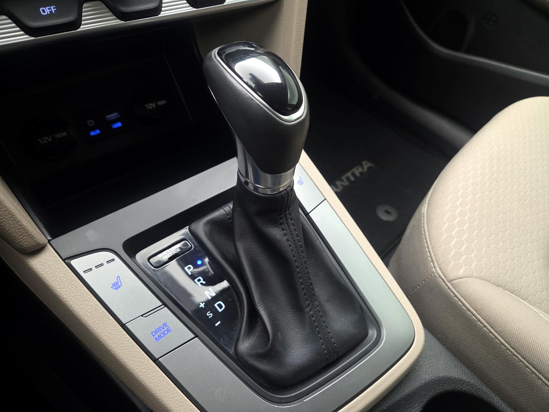 Thumbnail: 2019 Hyundai Elantra - 17