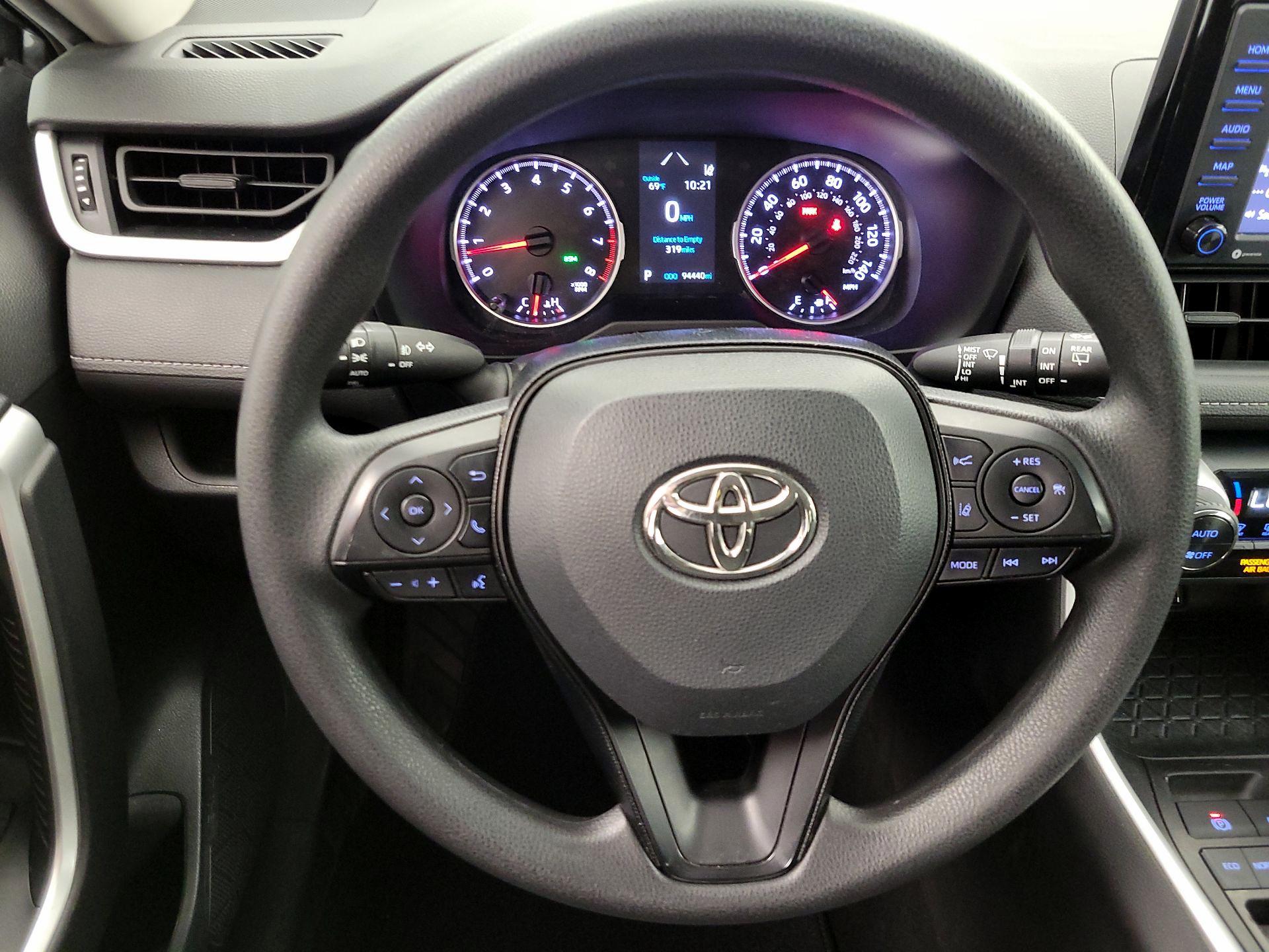 Thumbnail: 2021 Toyota RAV4 - 10