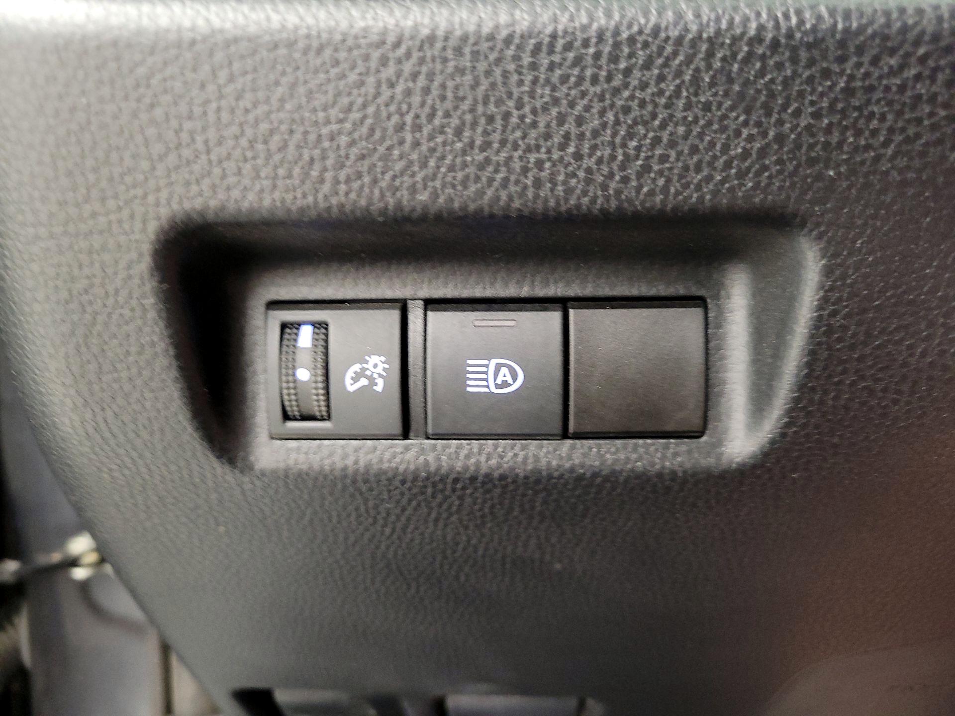 Thumbnail: 2021 Toyota RAV4 - 13