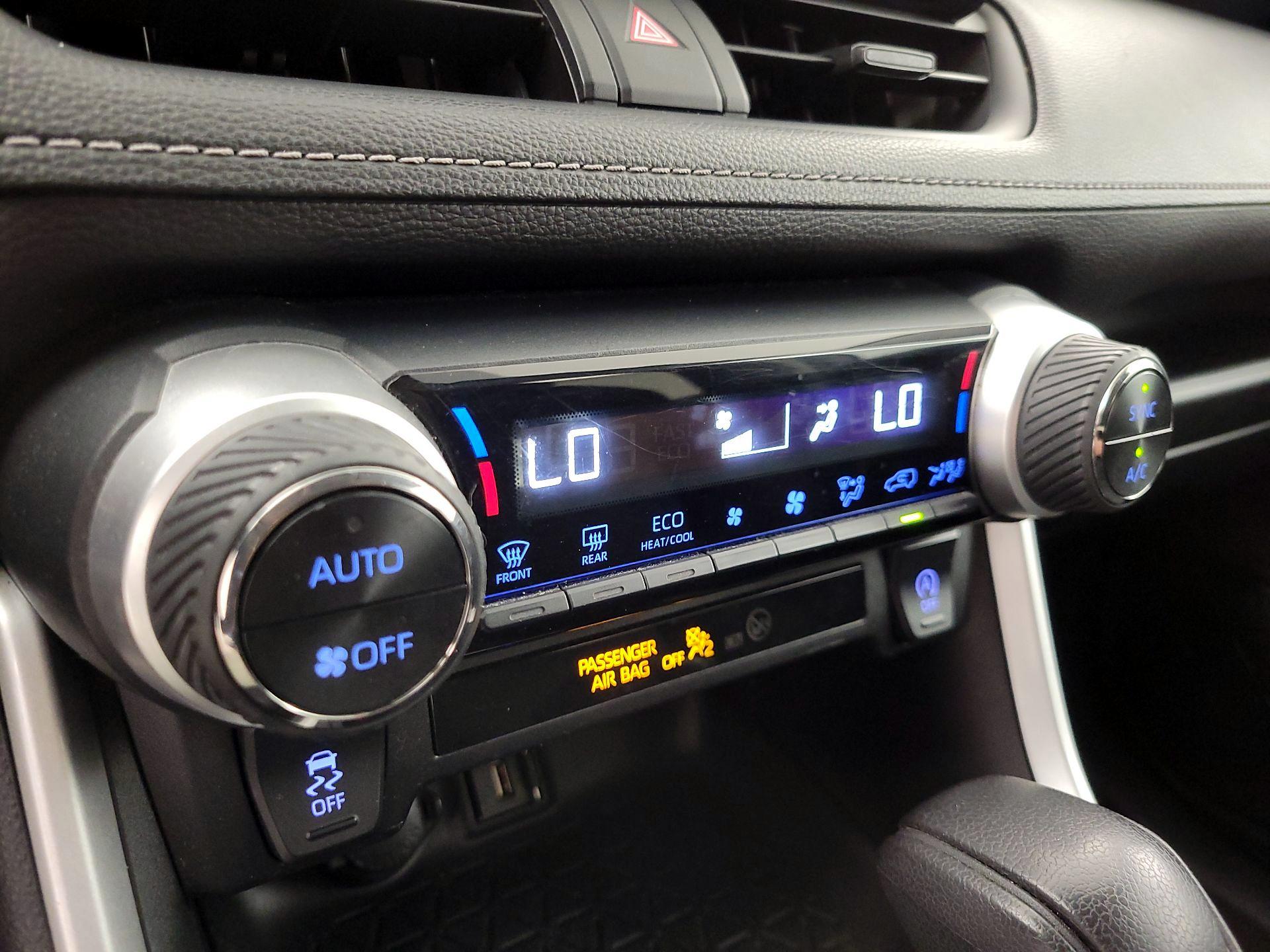 Thumbnail: 2021 Toyota RAV4 - 16