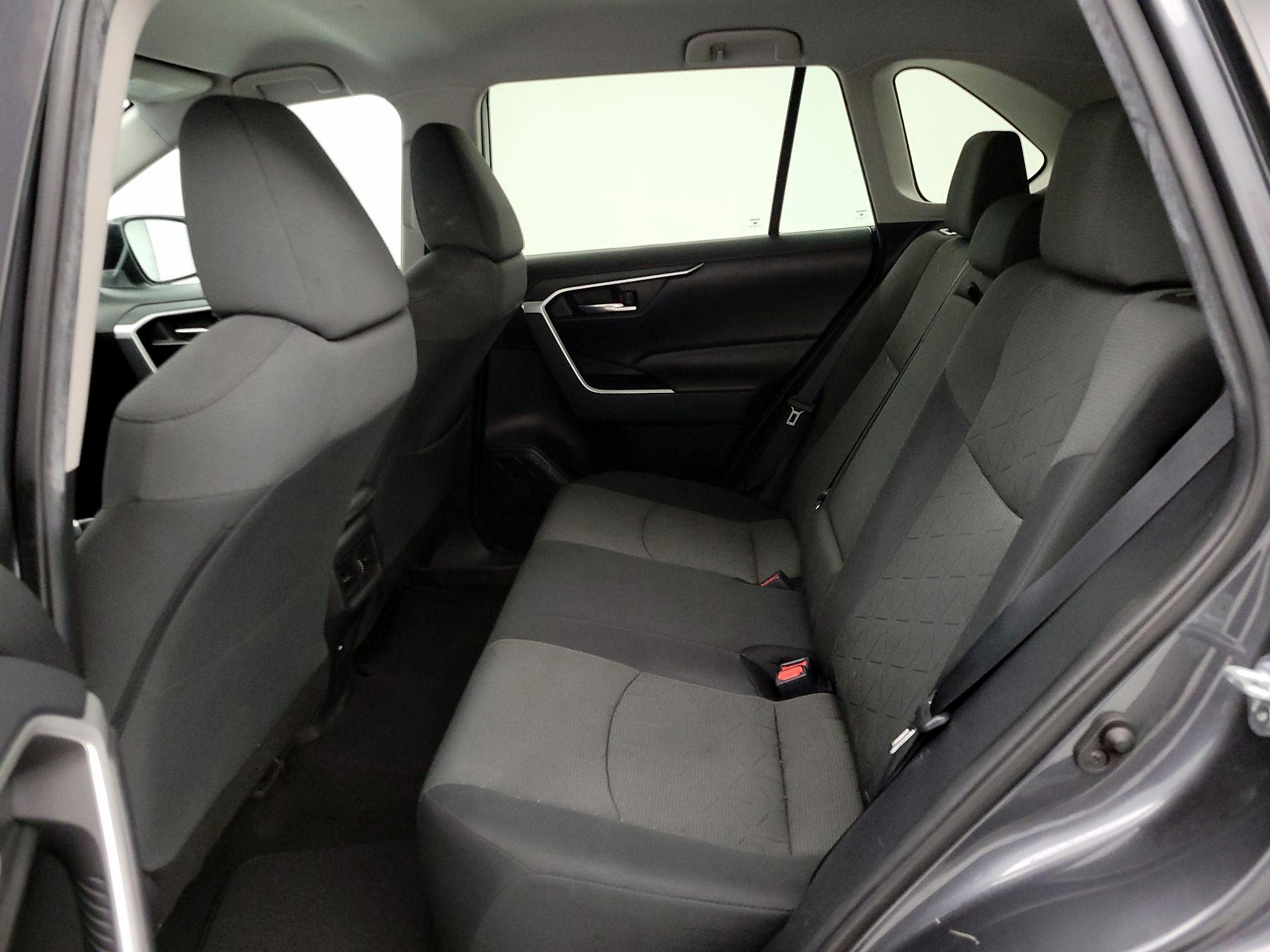 Thumbnail: 2021 Toyota RAV4 - 19