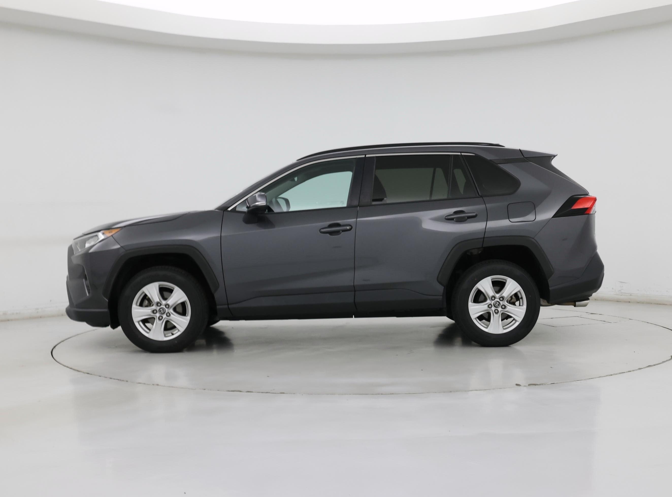 Thumbnail: 2021 Toyota RAV4 - 3