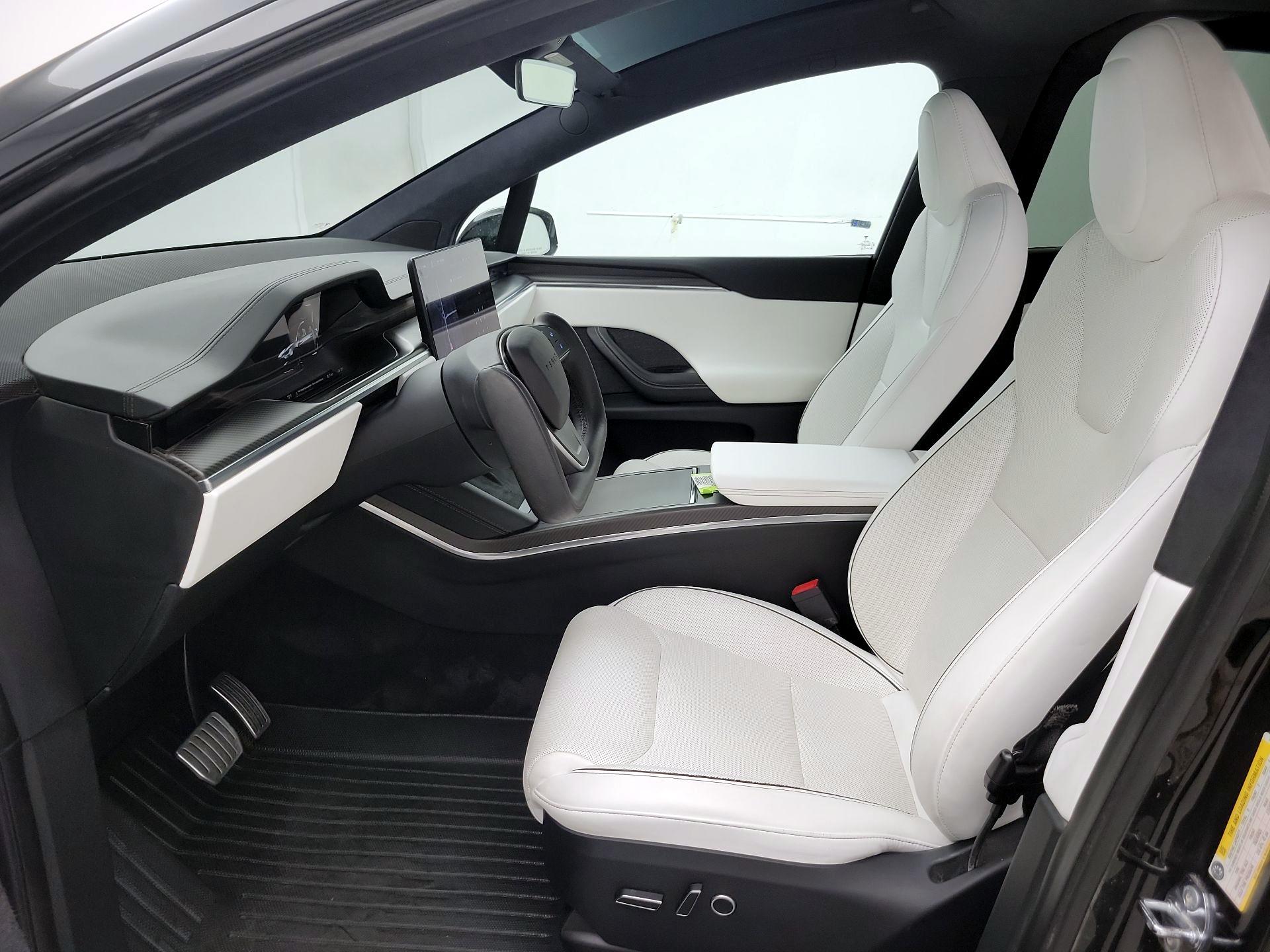 Thumbnail: 2023 Tesla Model X - 11