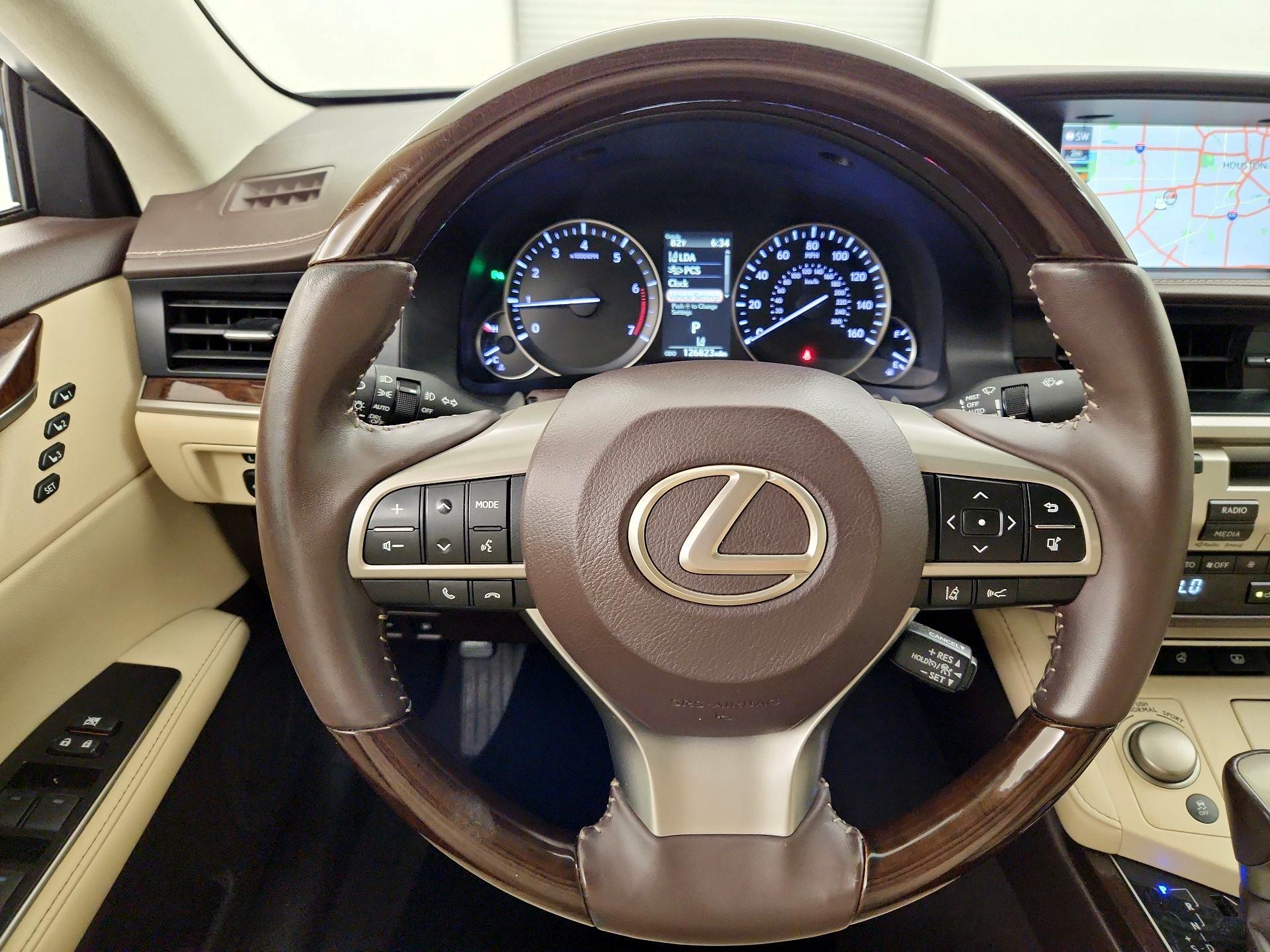 Thumbnail: 2018 Lexus ES - 10