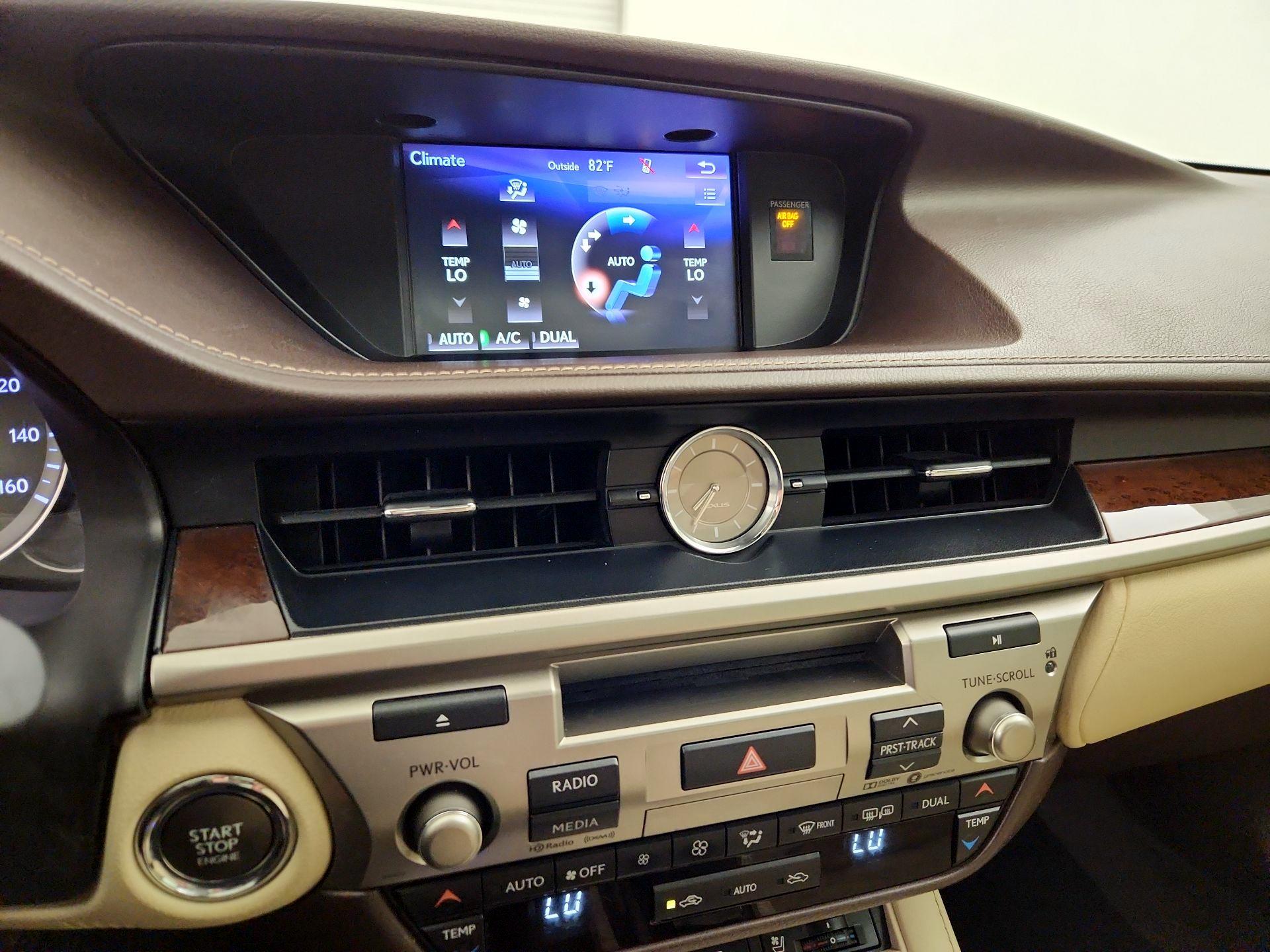 Thumbnail: 2018 Lexus ES - 17