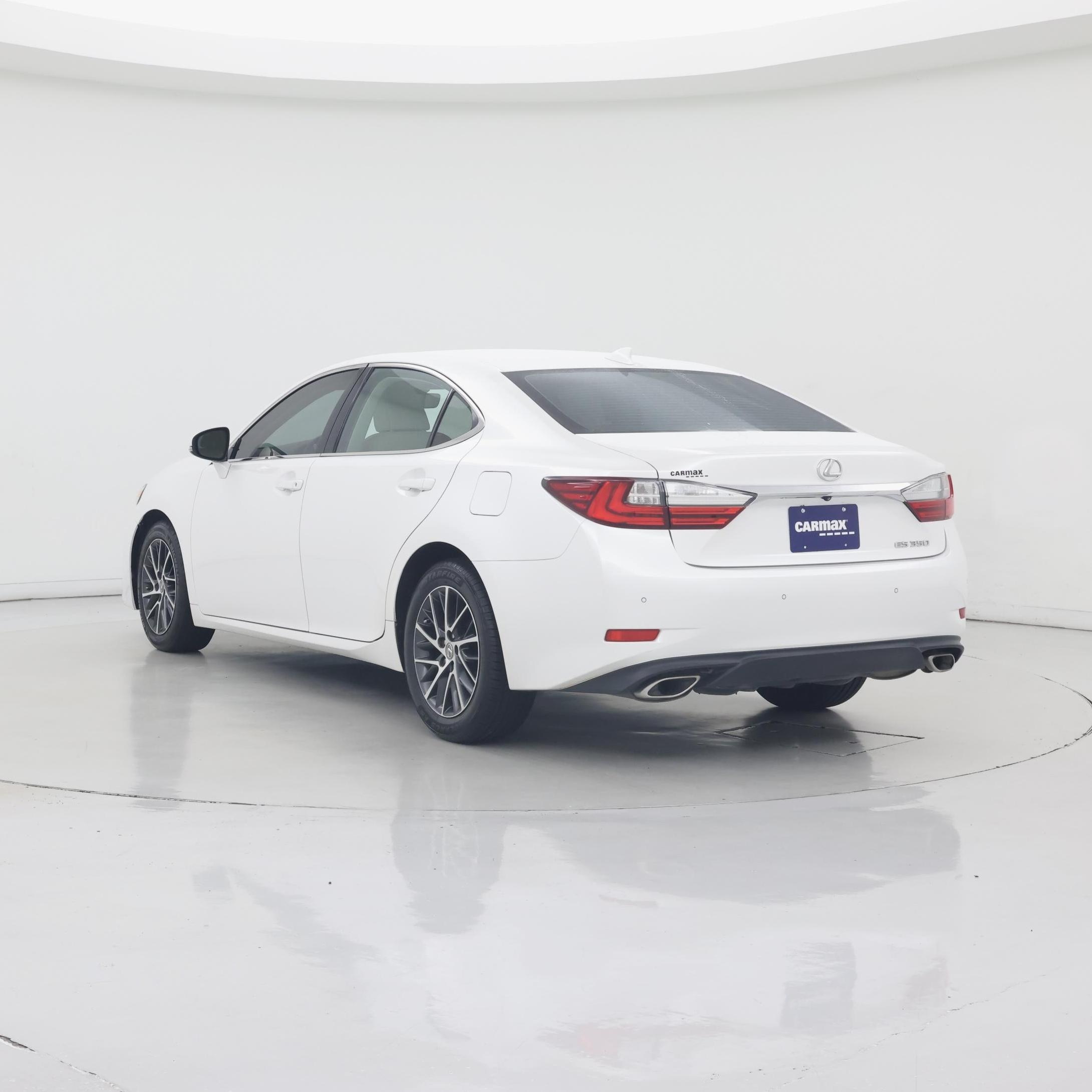 Thumbnail: 2018 Lexus ES - 2