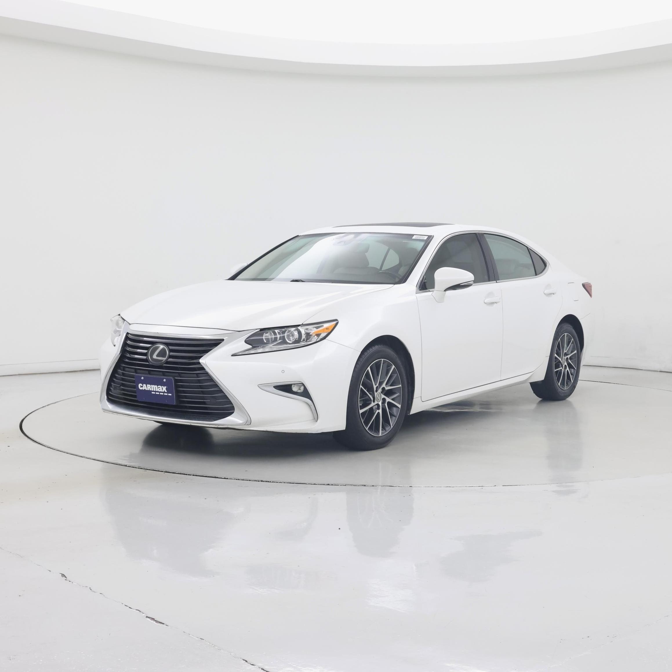 Thumbnail: 2018 Lexus ES - 4