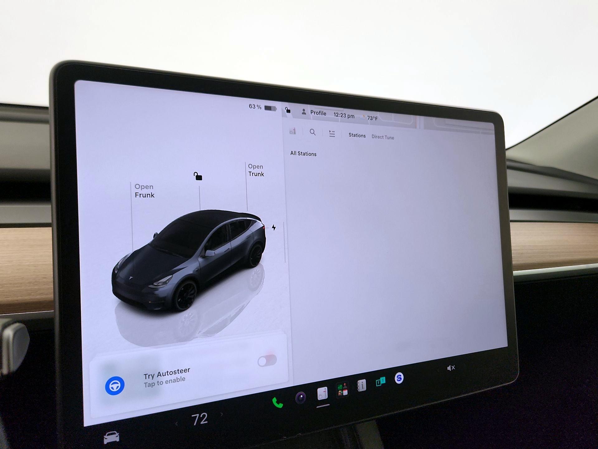 Thumbnail: 2023 Tesla Model Y - 15