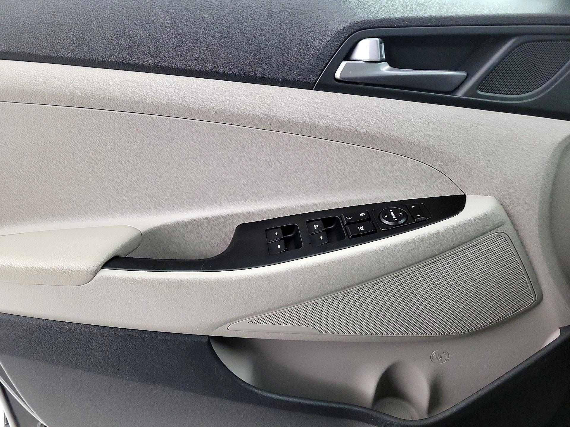 Thumbnail: 2017 Hyundai Tucson - 12