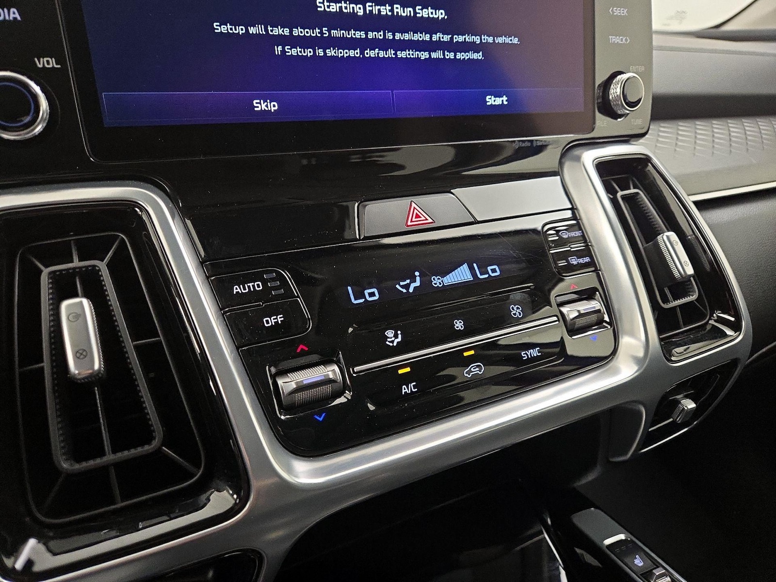 2023 Kia Sorento SX - Photo 18