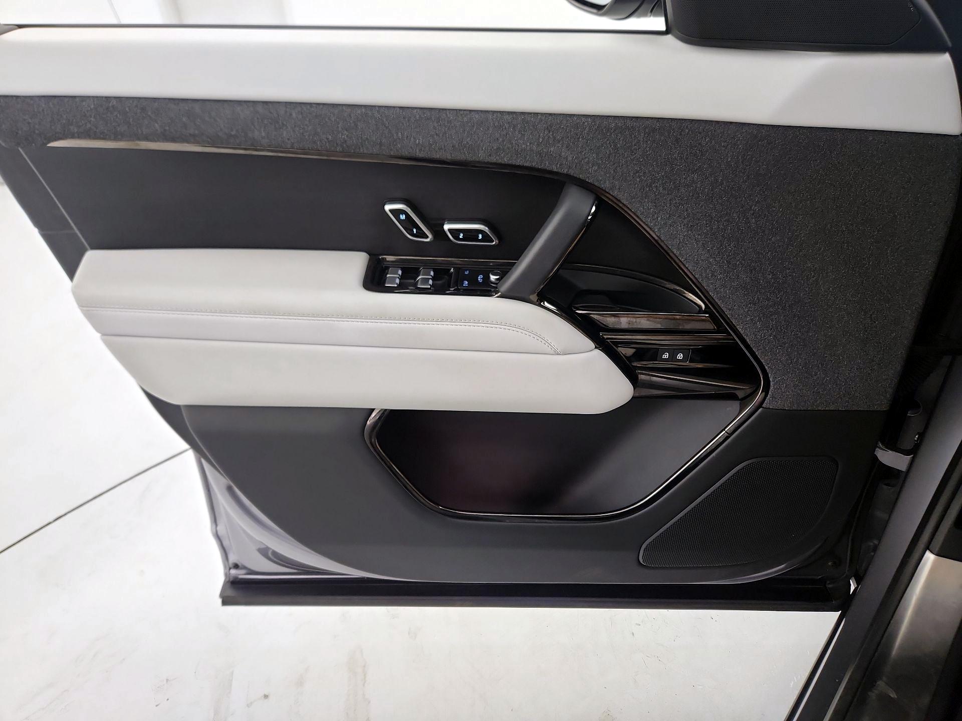 Thumbnail: 2023 Land Rover Range Rover Sport - 12