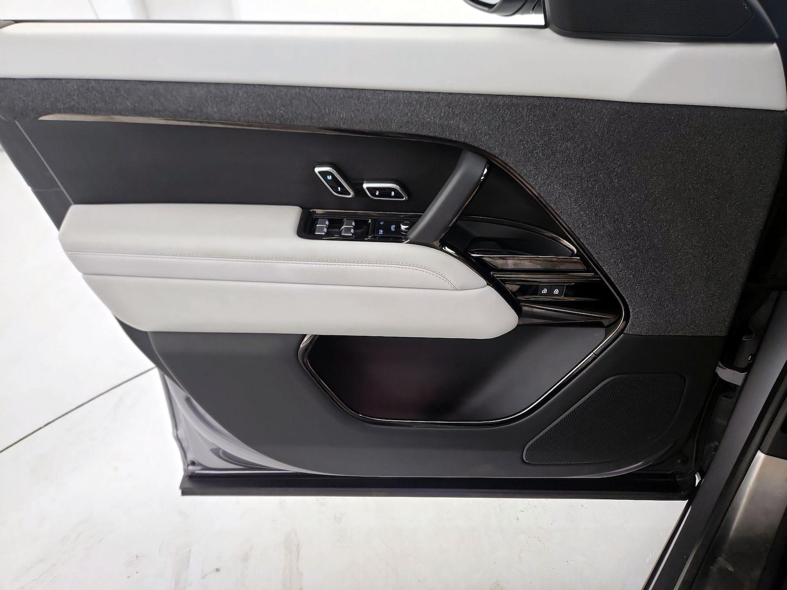 2023 Land Rover Range Rover Sport SE - Photo 13