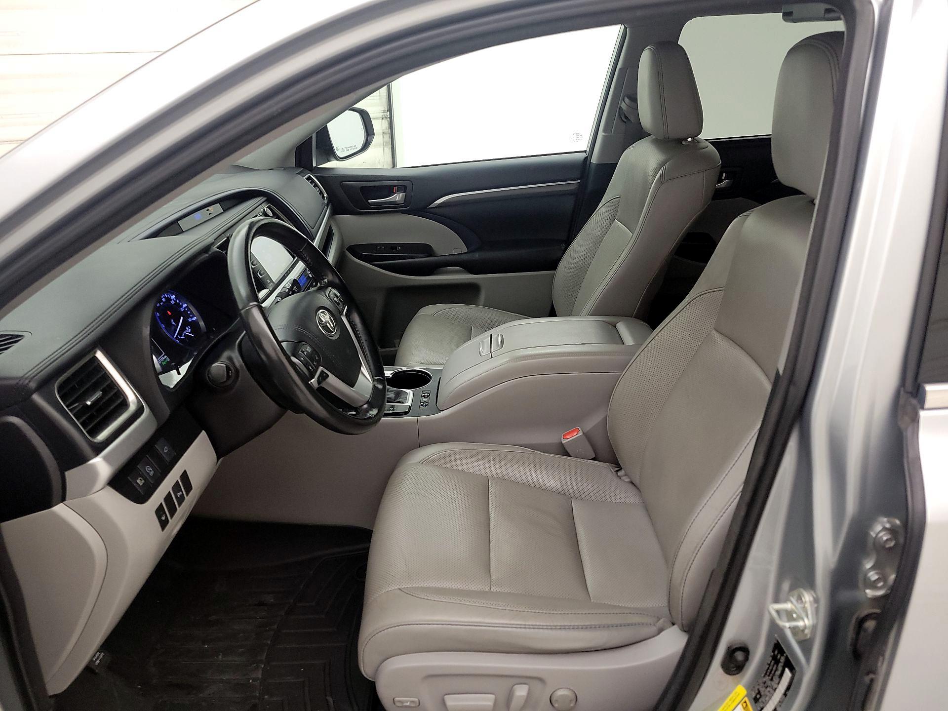 Thumbnail: 2018 Toyota Highlander - 11