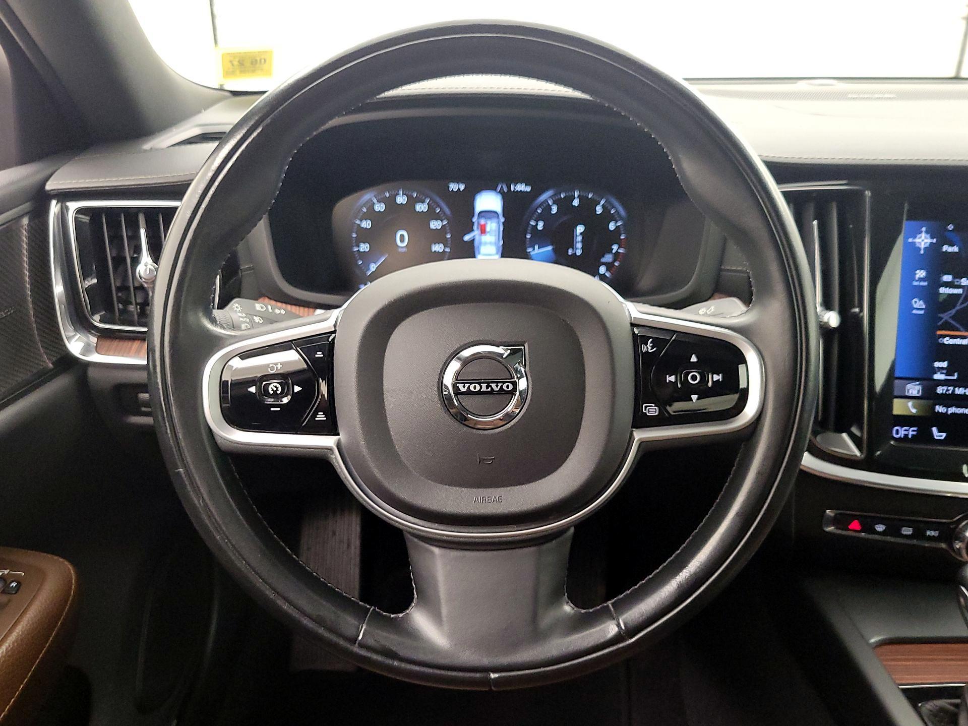 Thumbnail: 2021 Volvo S60 - 10