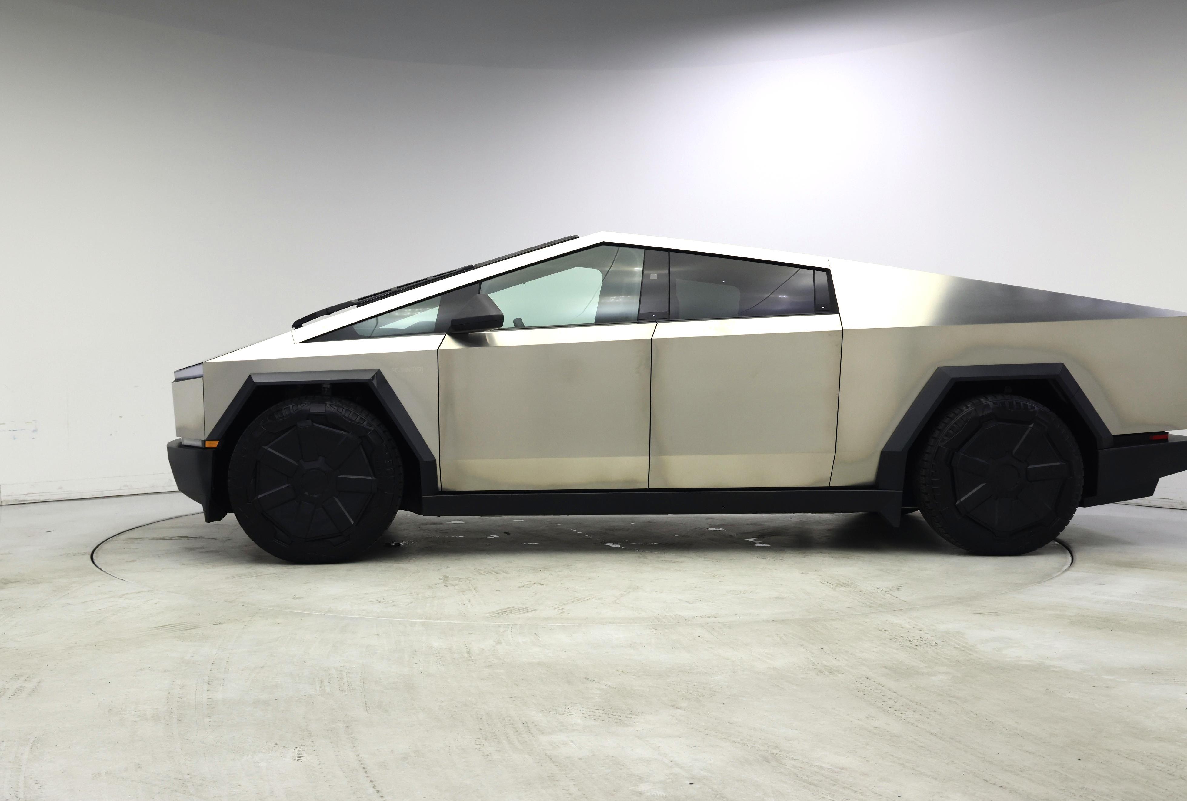 Thumbnail: 2024 Tesla Cybertruck - 3