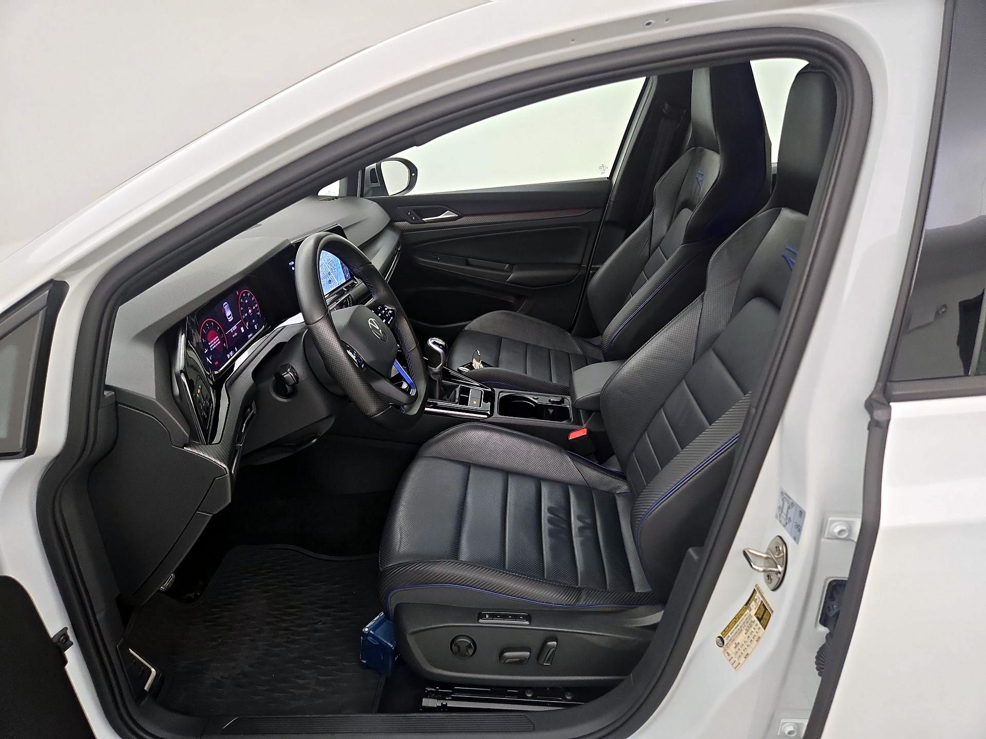 Thumbnail: 2024 Volkswagen Golf - 11