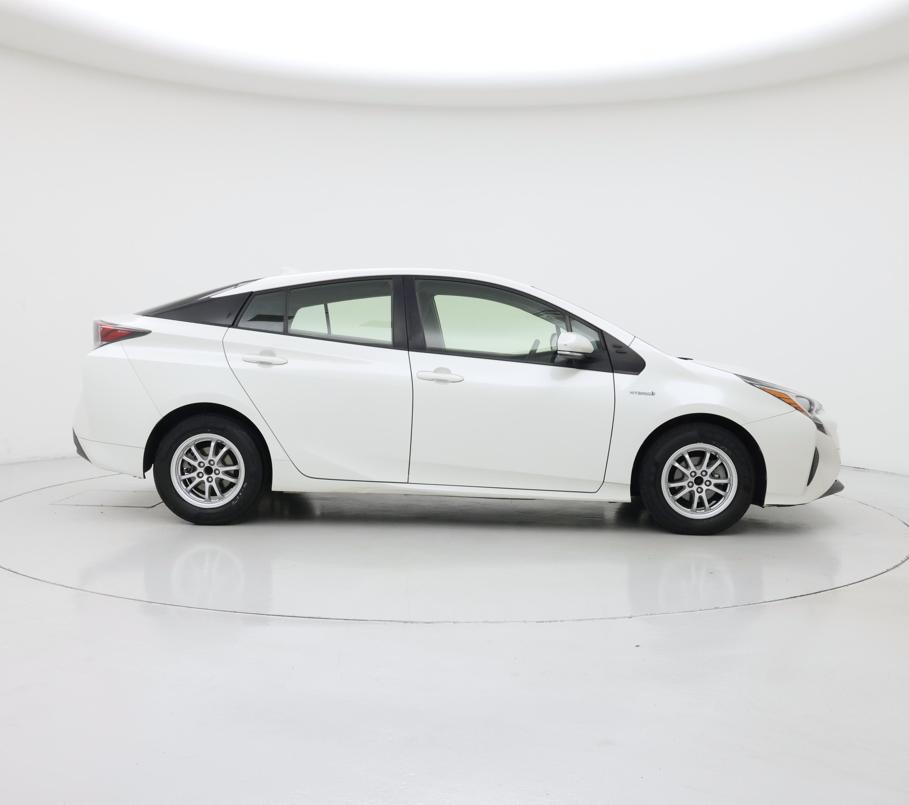 Thumbnail: 2016 Toyota Prius - 7