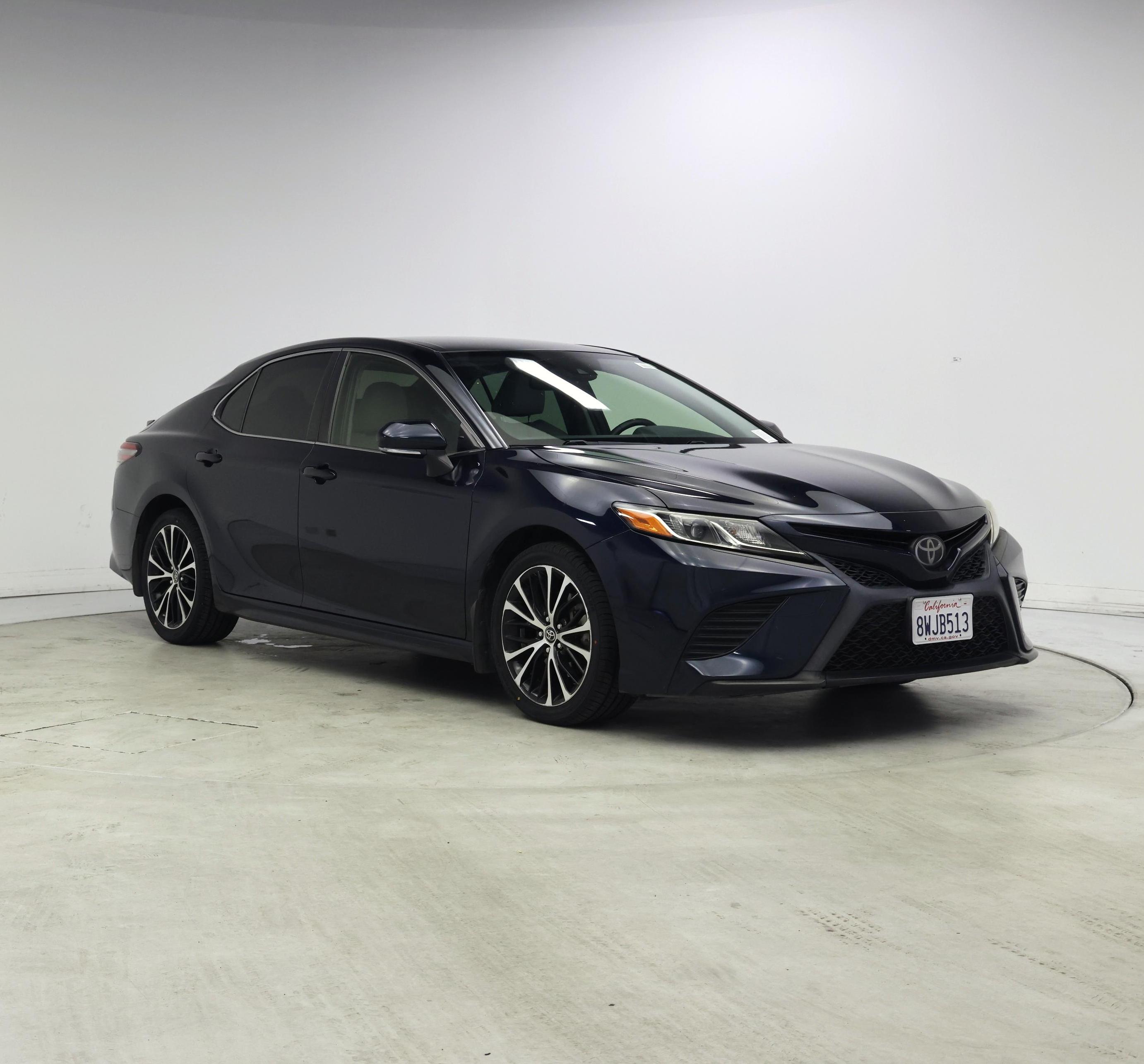 Green 2018 Toyota Camry SE Sedan Front-Wheel Drive Automatic
