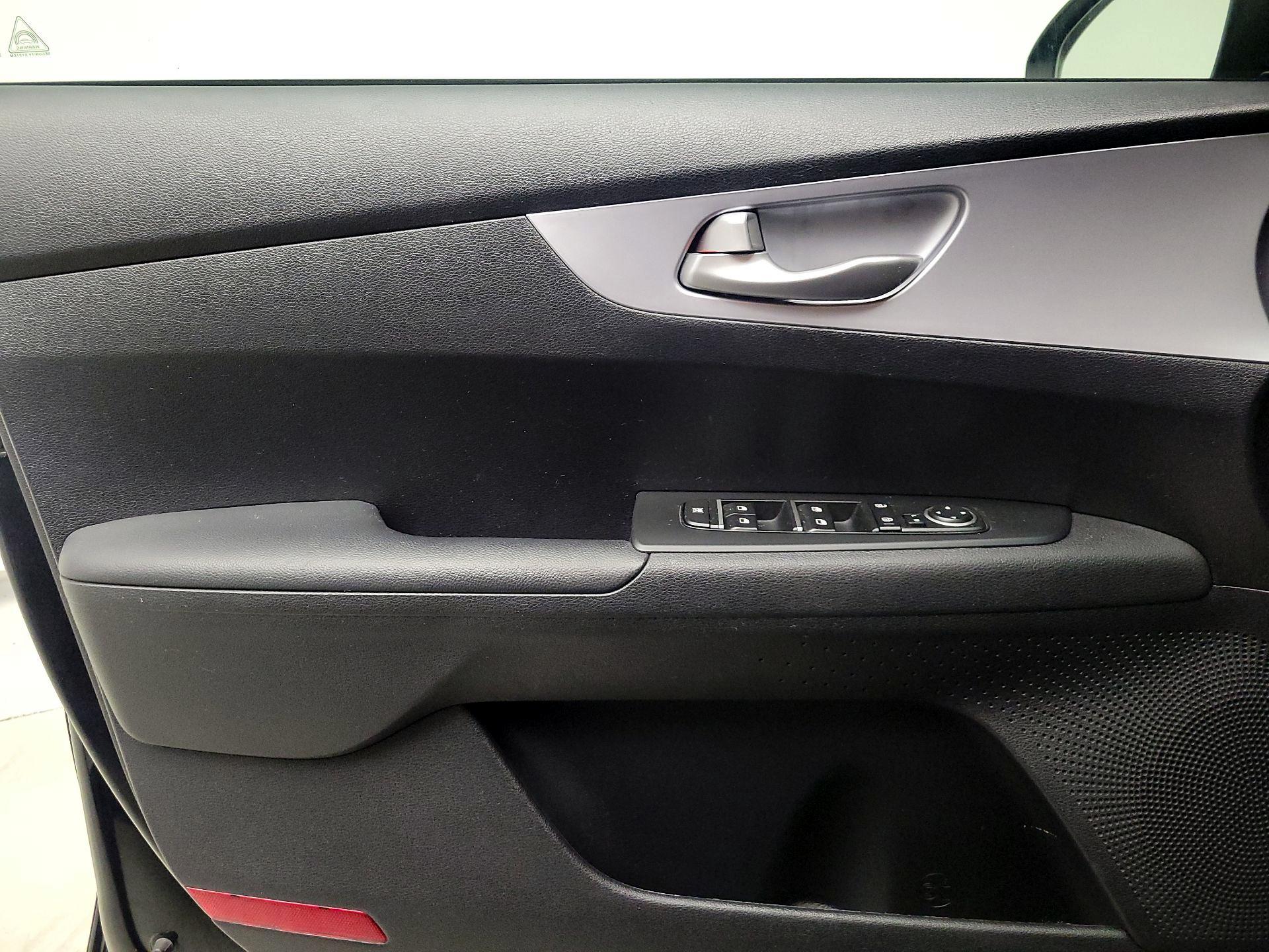 Thumbnail: 2024 Kia Forte - 12