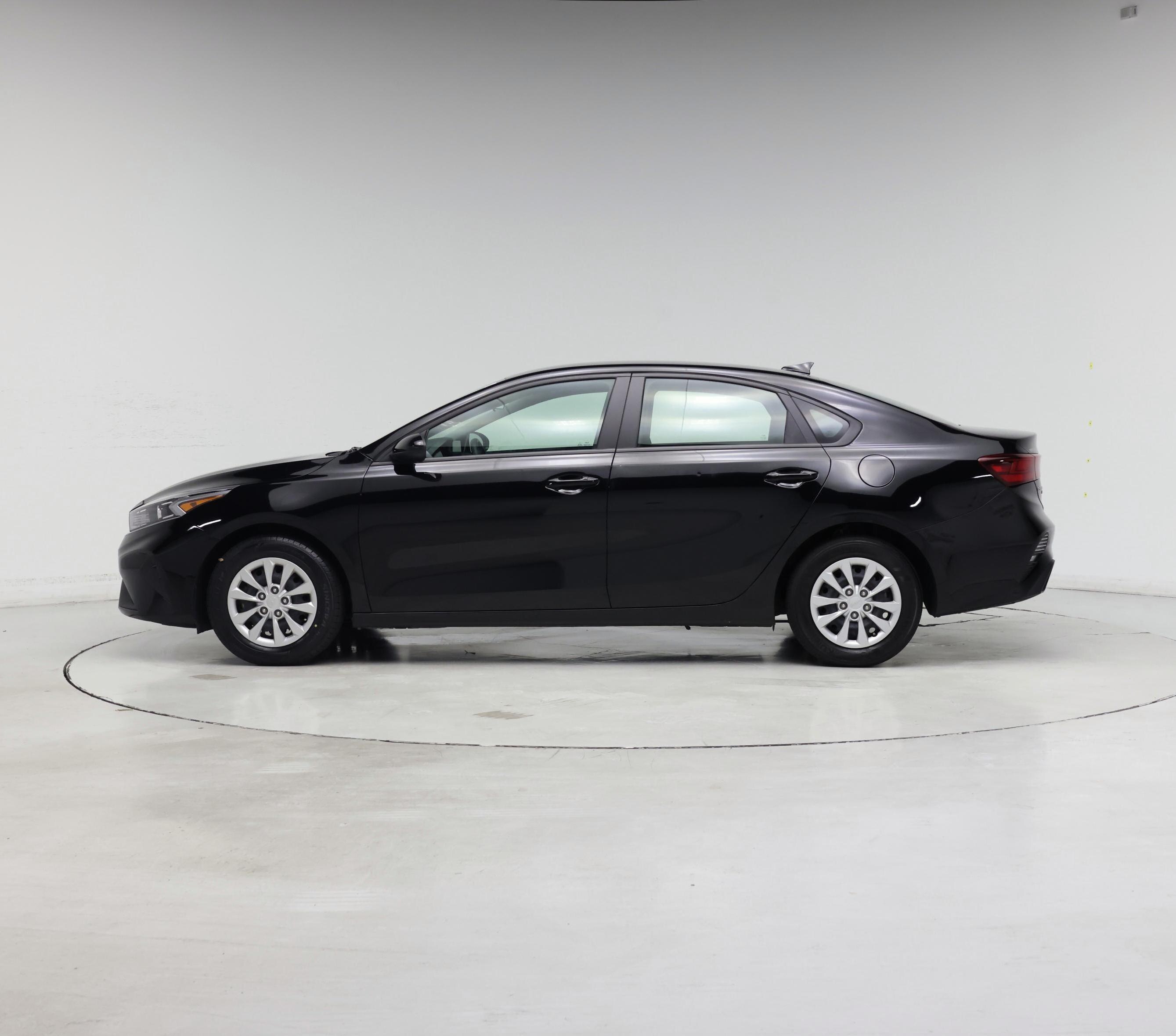 Thumbnail: 2024 Kia Forte - 3