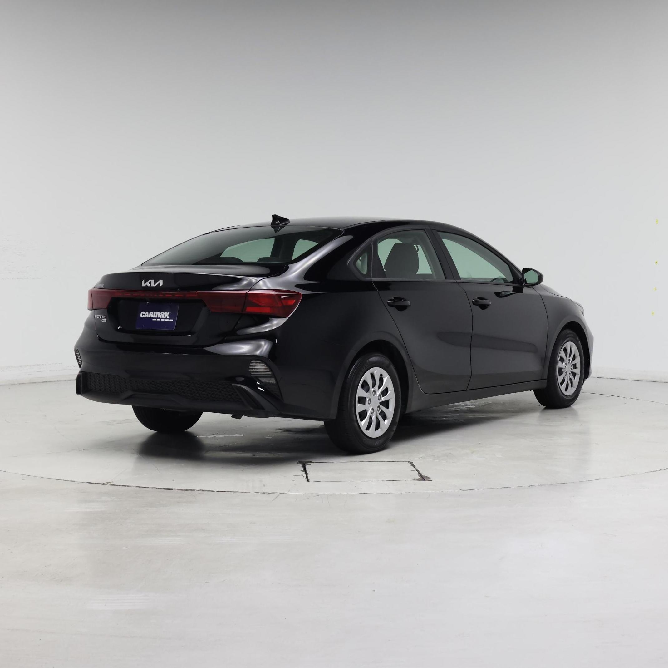 Thumbnail: 2024 Kia Forte - 8