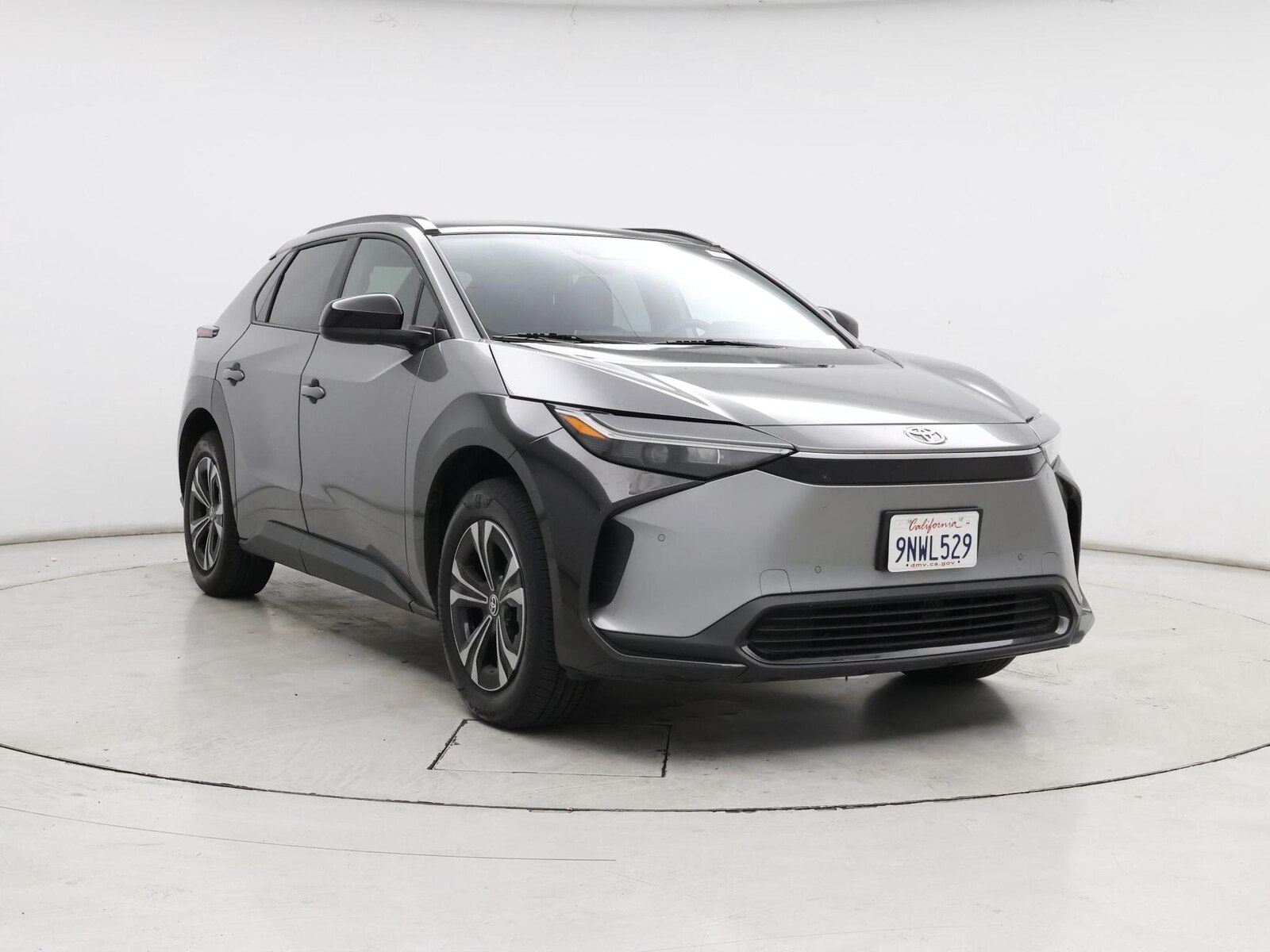 2024 Toyota bZ4X XLE - Photo 2