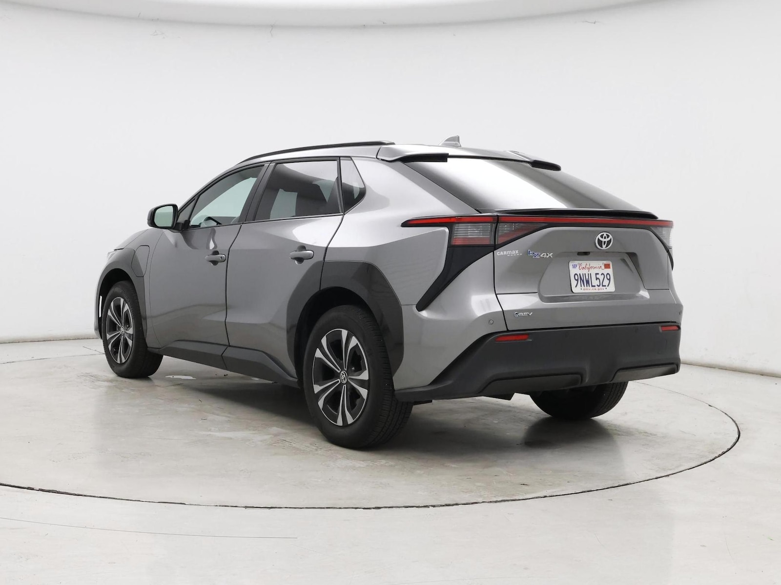 2024 Toyota bZ4X XLE - Photo 3