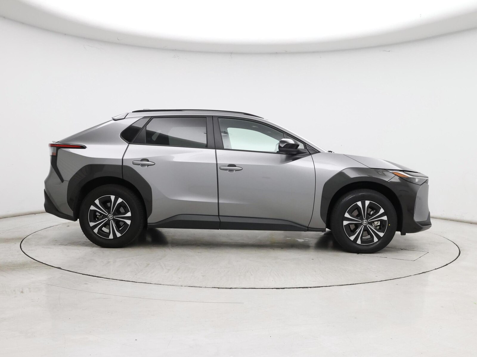 2024 Toyota bZ4X XLE - Photo 8