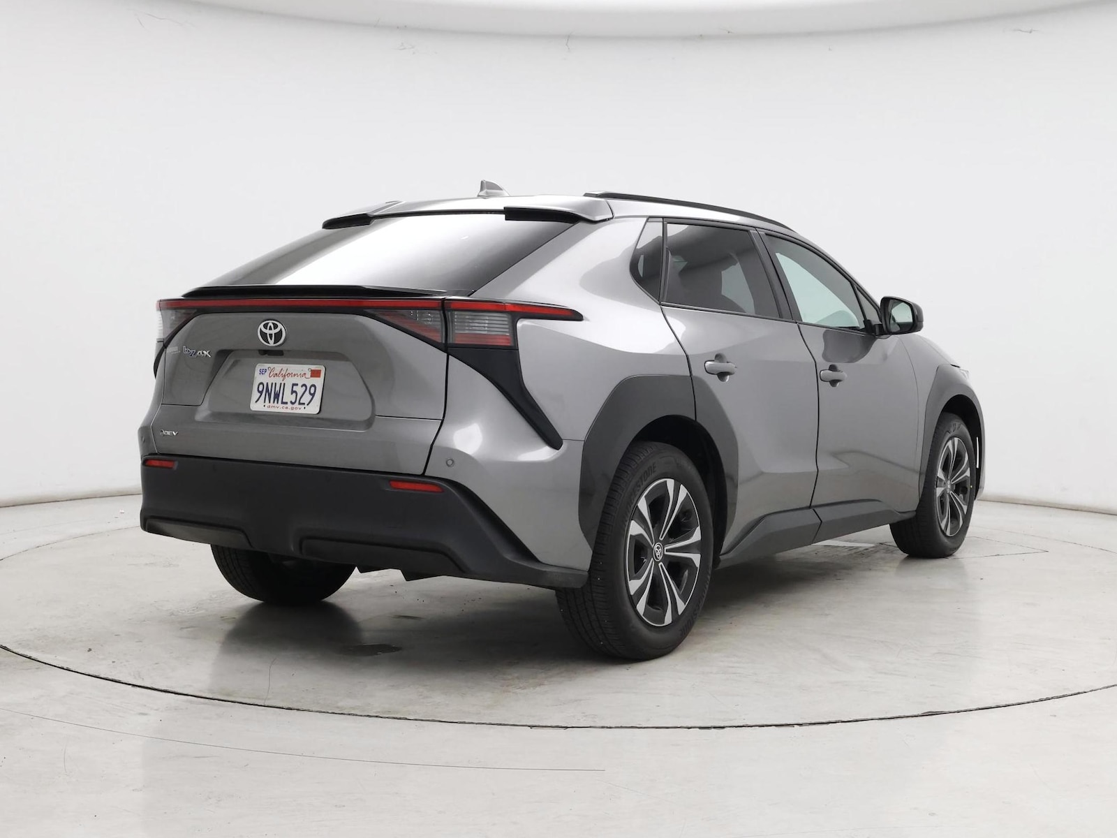 2024 Toyota bZ4X XLE - Photo 9