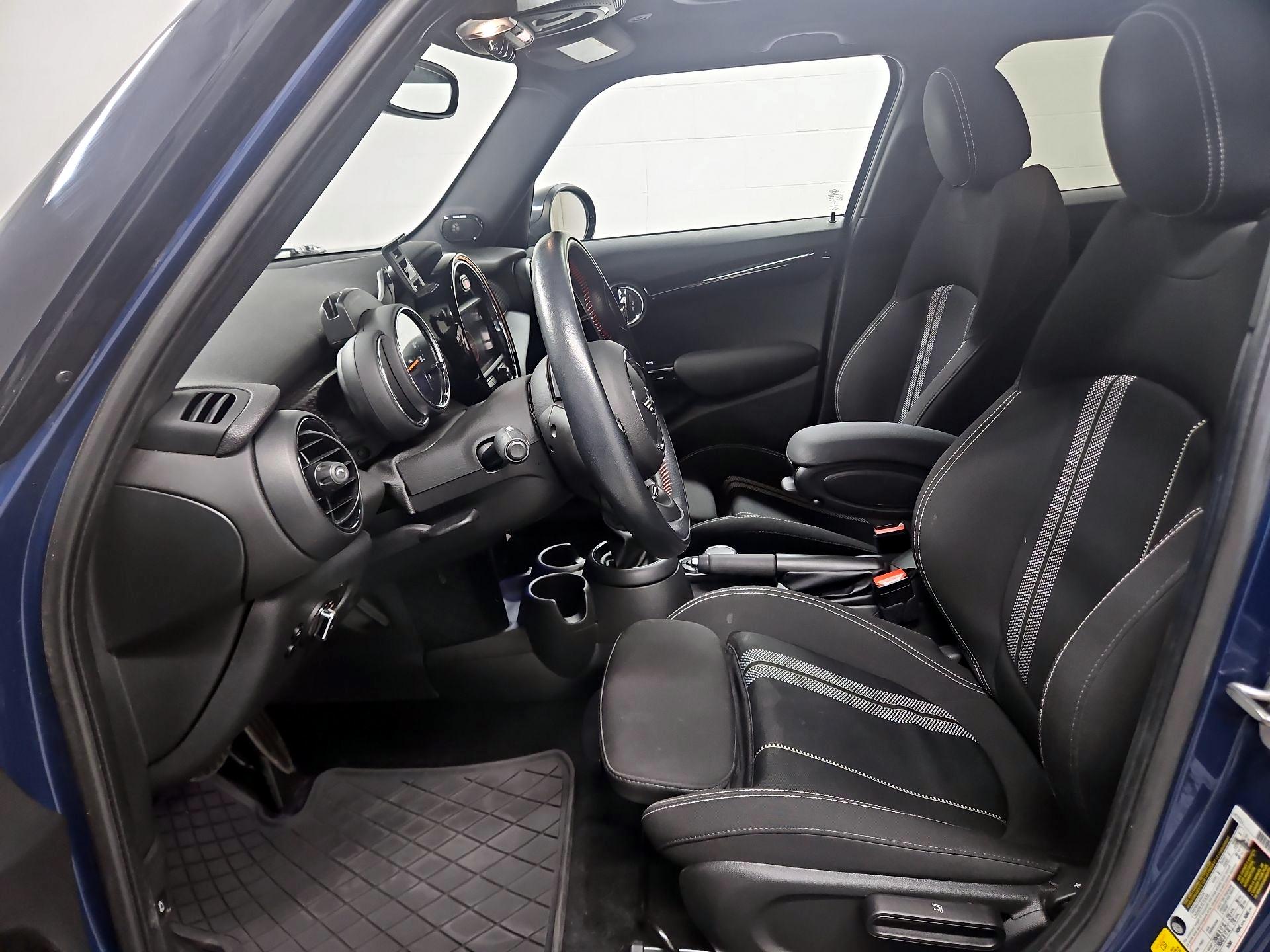 Thumbnail: 2018 MINI Cooper Hardtop - 11