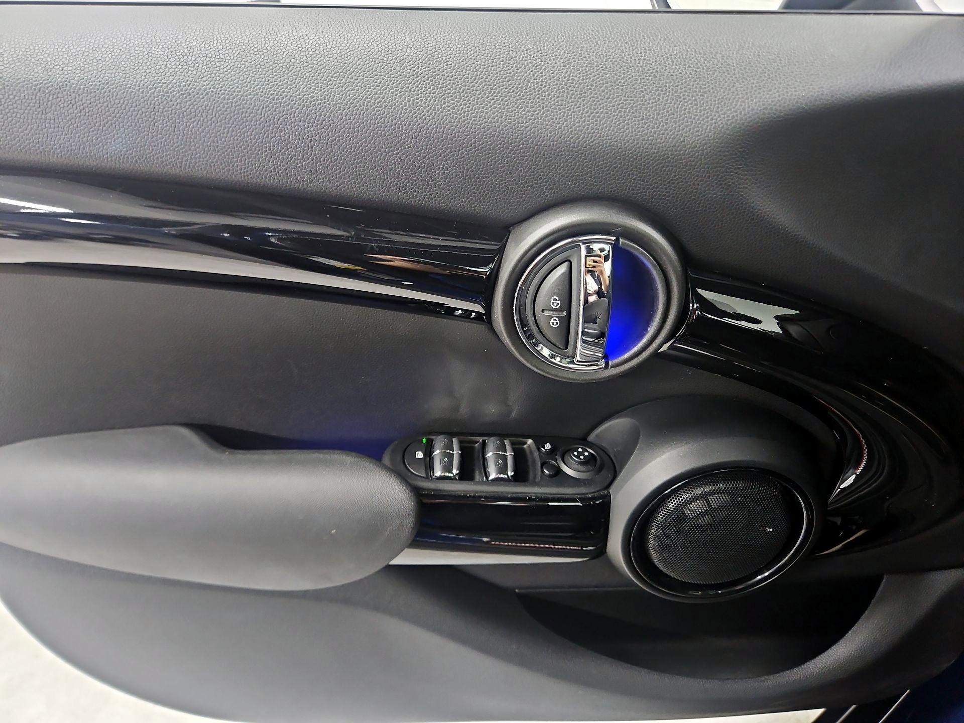 Thumbnail: 2018 MINI Cooper Hardtop - 12