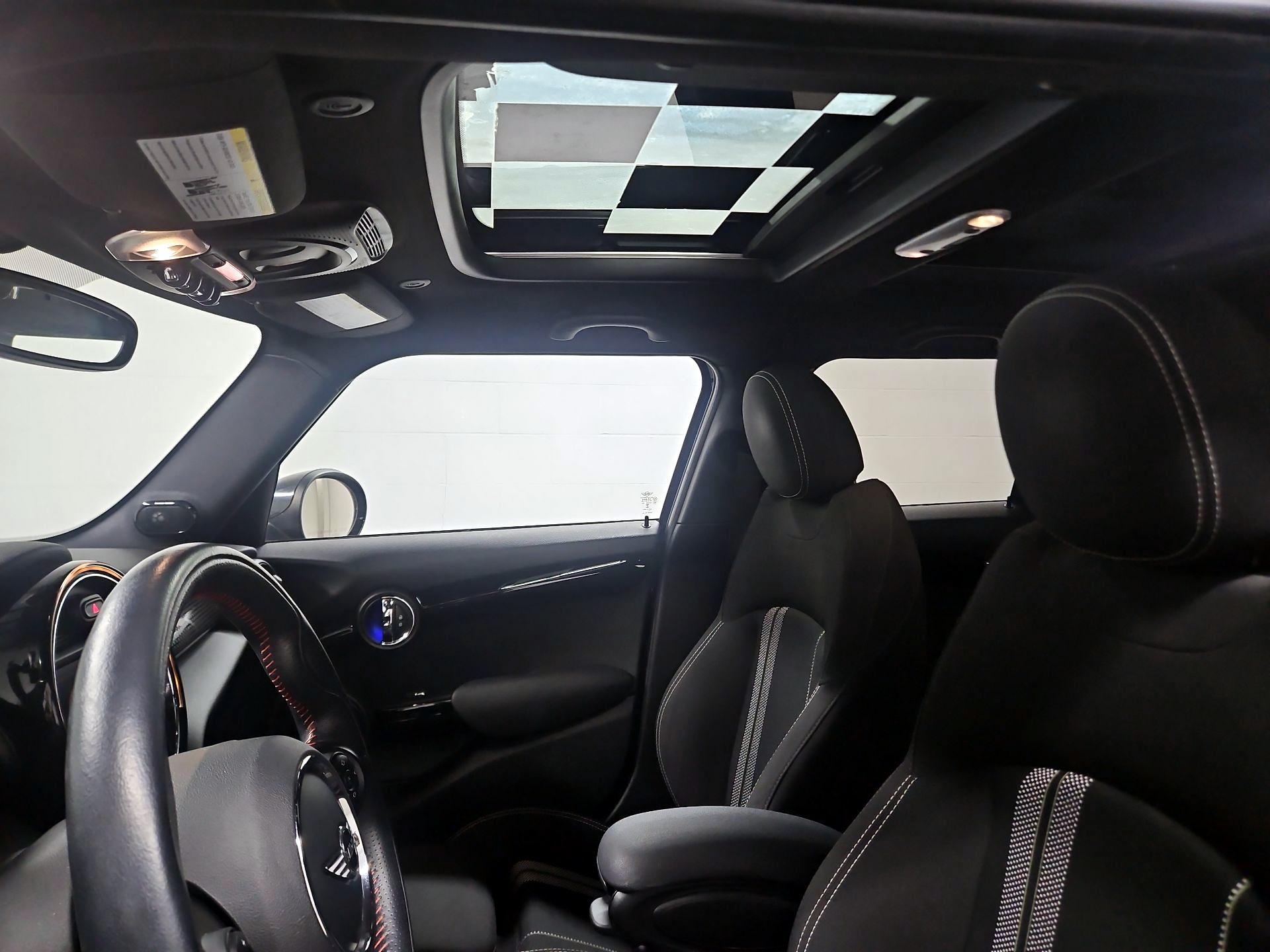 Thumbnail: 2018 MINI Cooper Hardtop - 19