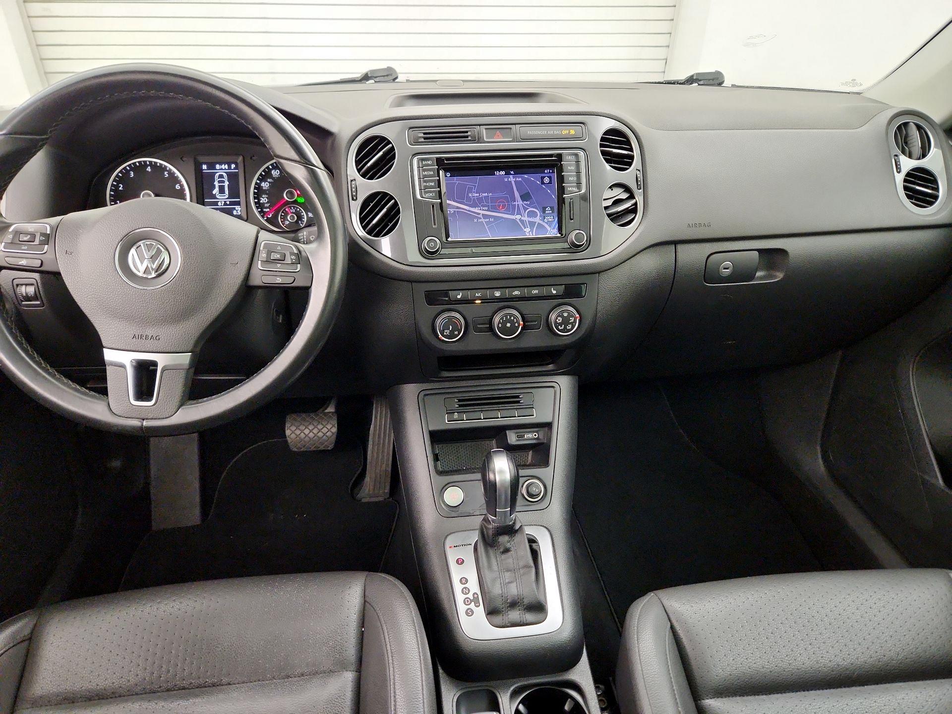 Thumbnail: 2016 Volkswagen Tiguan - 9