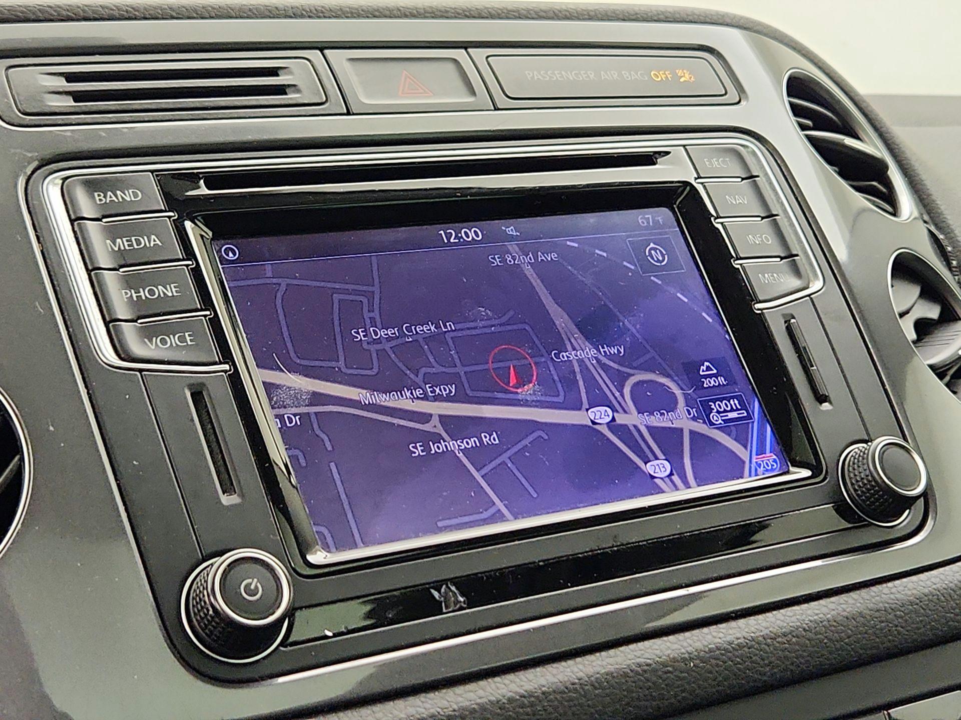 Thumbnail: 2016 Volkswagen Tiguan - 14