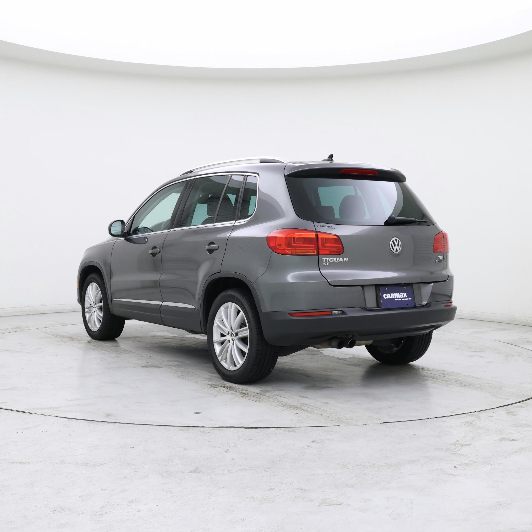 Thumbnail: 2016 Volkswagen Tiguan - 2