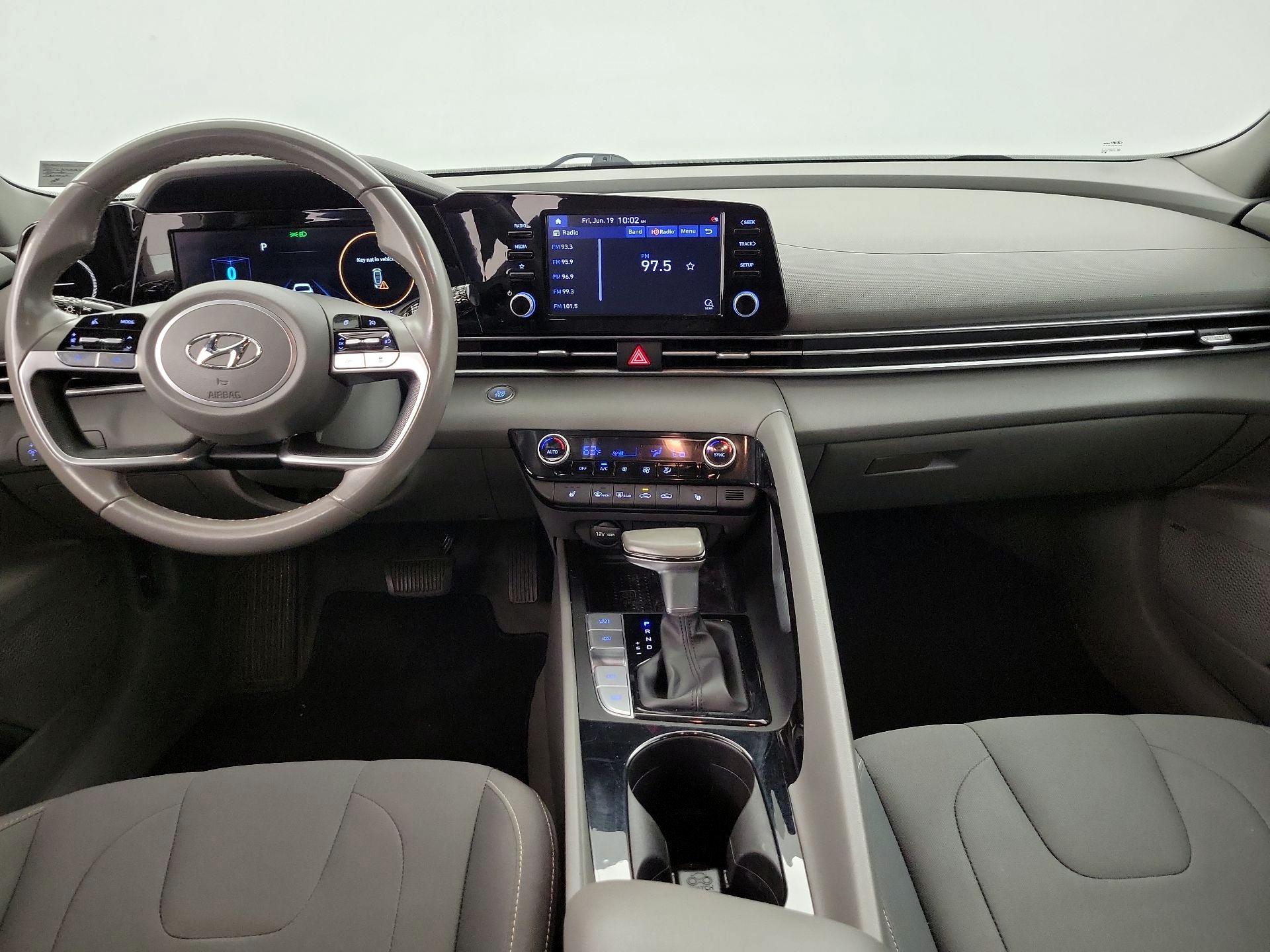 Thumbnail: 2022 Hyundai Elantra - 9