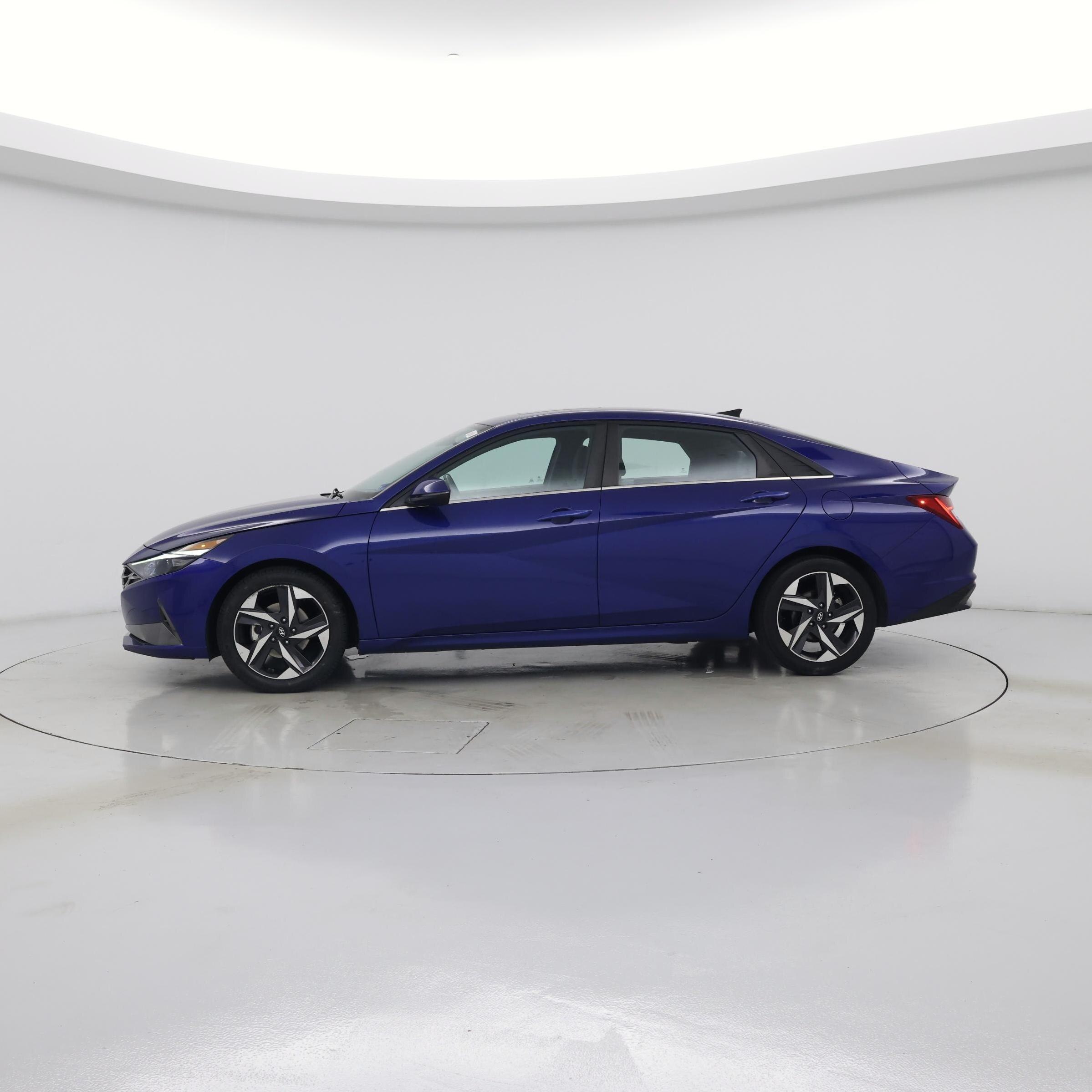 Thumbnail: 2022 Hyundai Elantra - 3