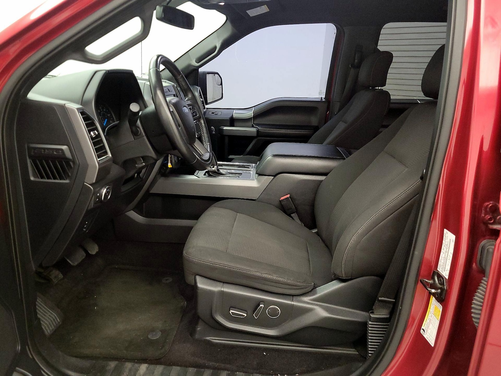 2017 Ford F-150 XLT - Photo 12