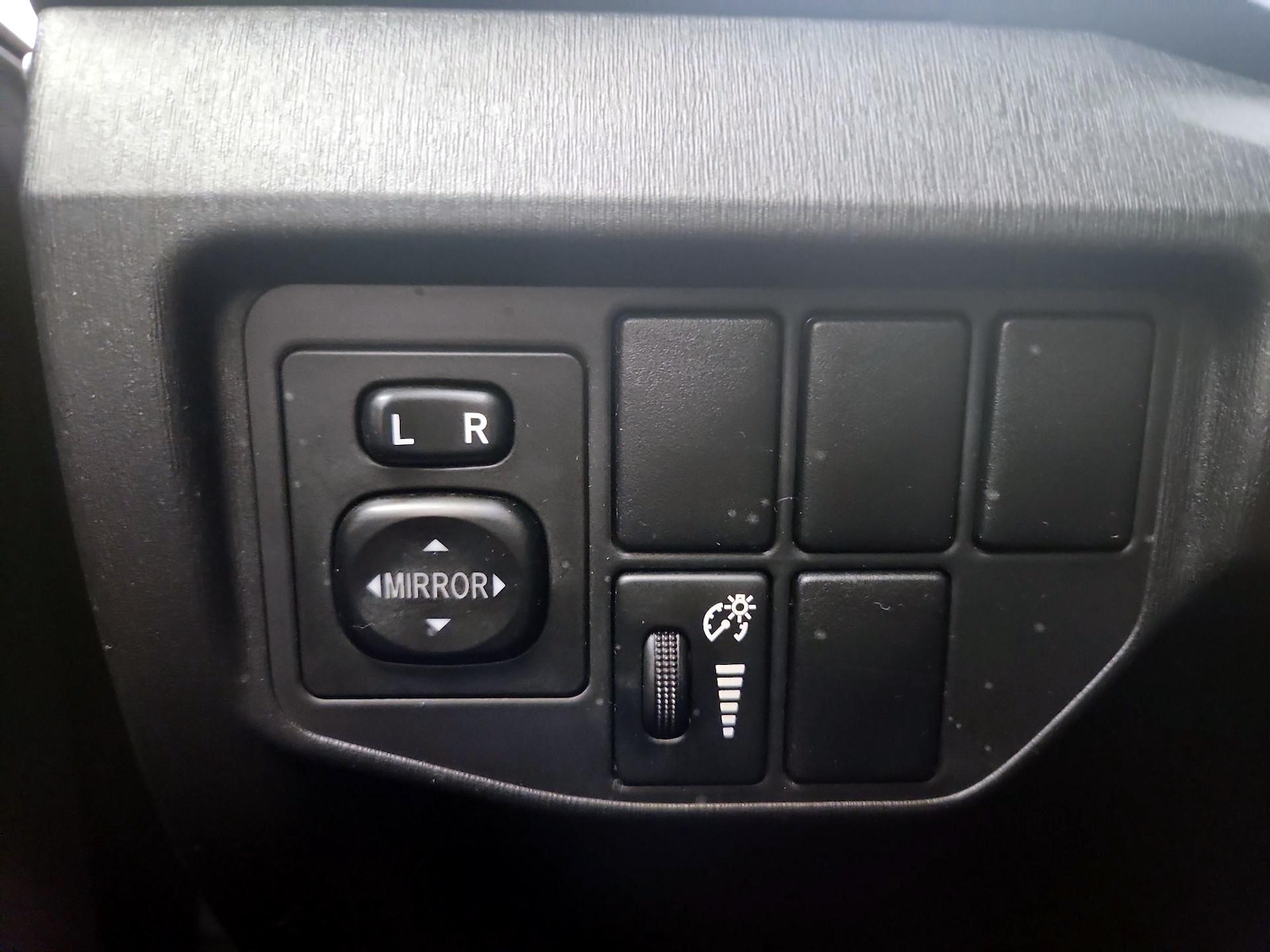 2015 Toyota Prius Two - Photo 14