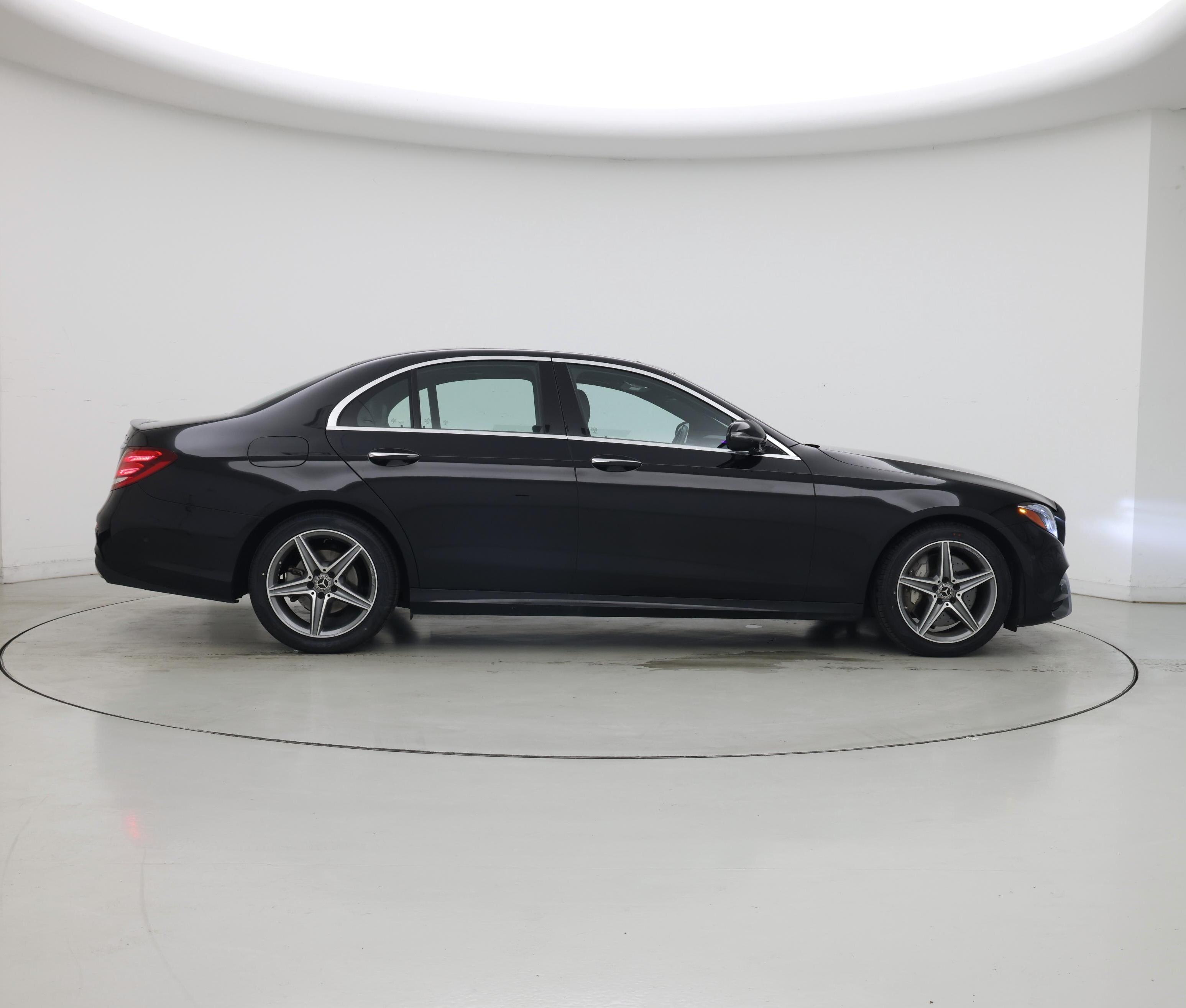 Thumbnail: 2018 Mercedes-Benz E-Class - 7