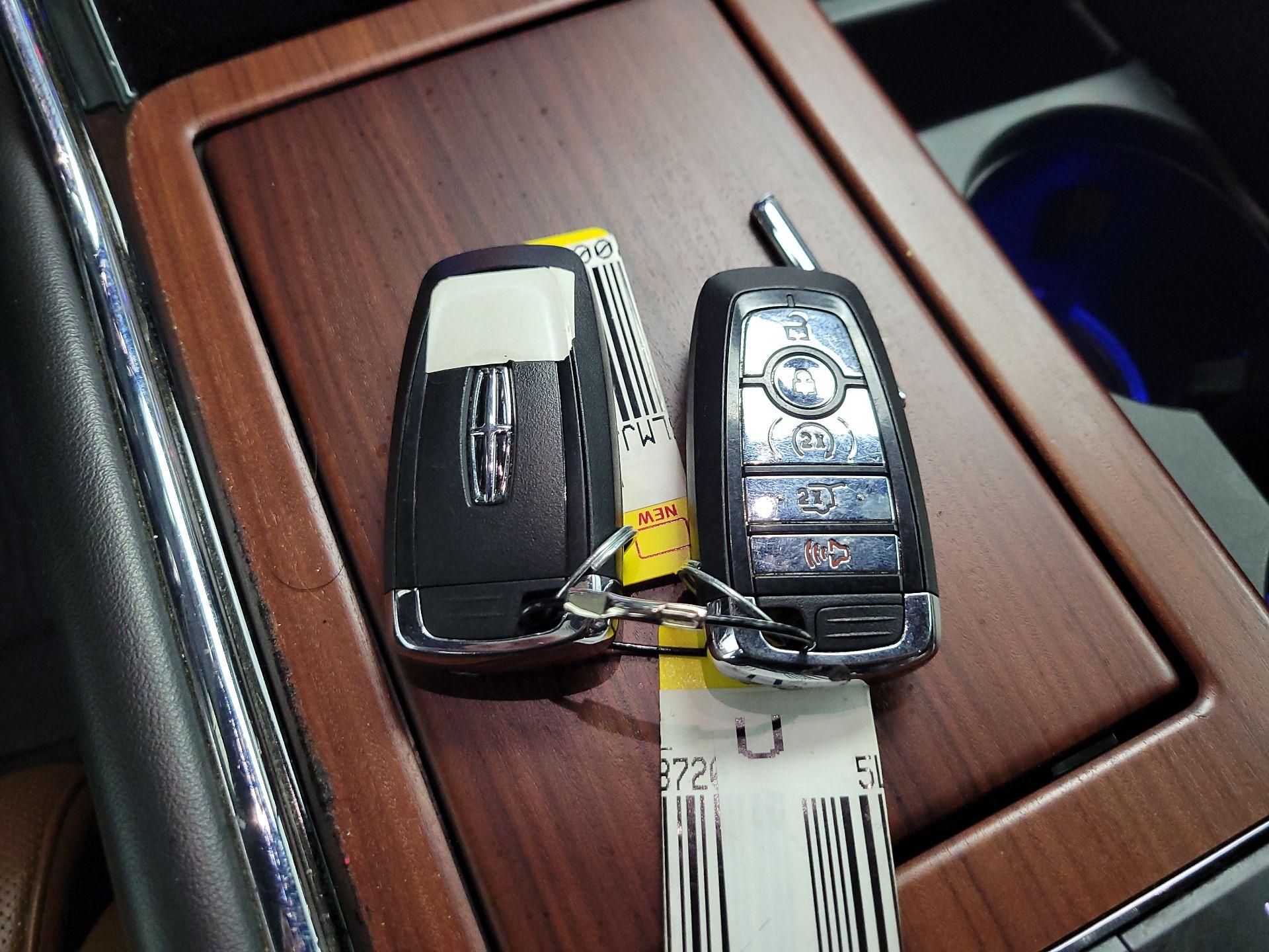 Thumbnail: 2023 Lincoln Navigator - 18
